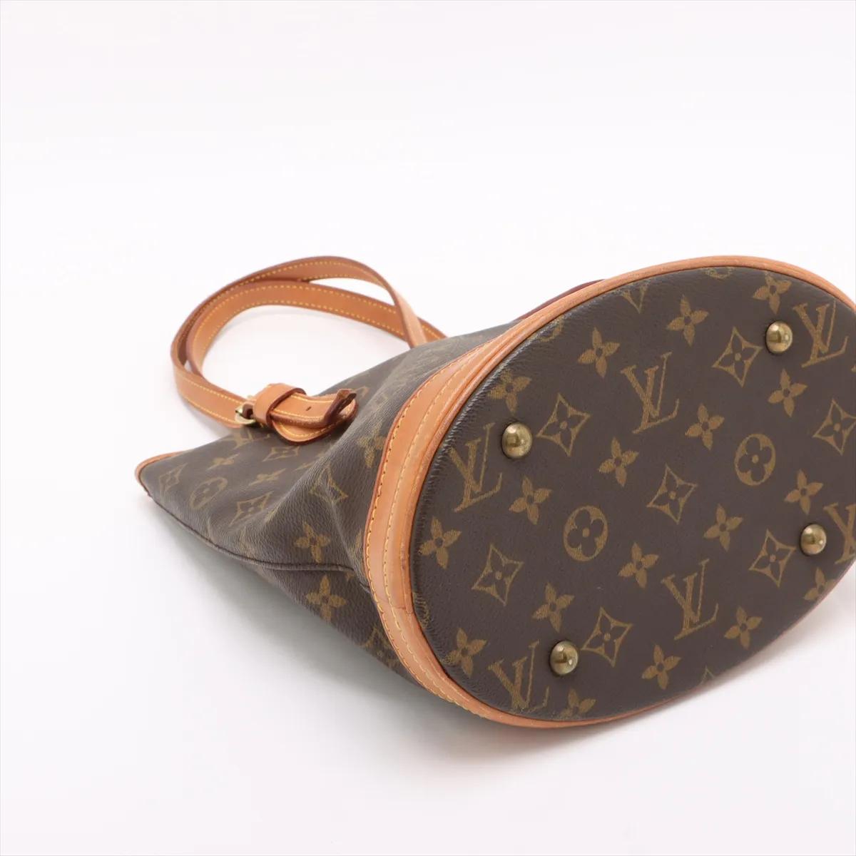 Louis Vuitton Monogram Bucket PM Tote Bag Pour femmes en vente