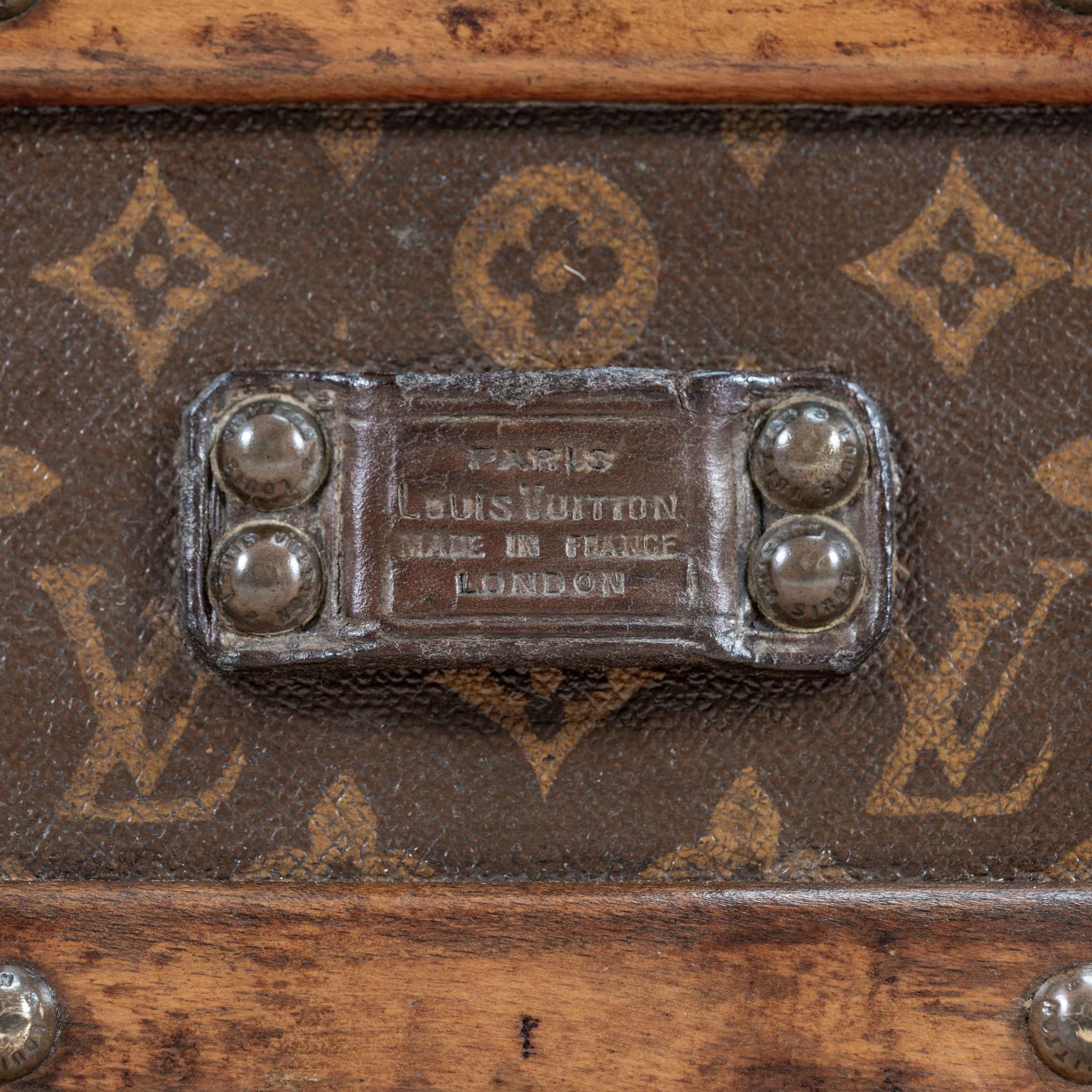 Malle de cabine à monogrammes Louis Vuitton, vers 1905 en vente 4