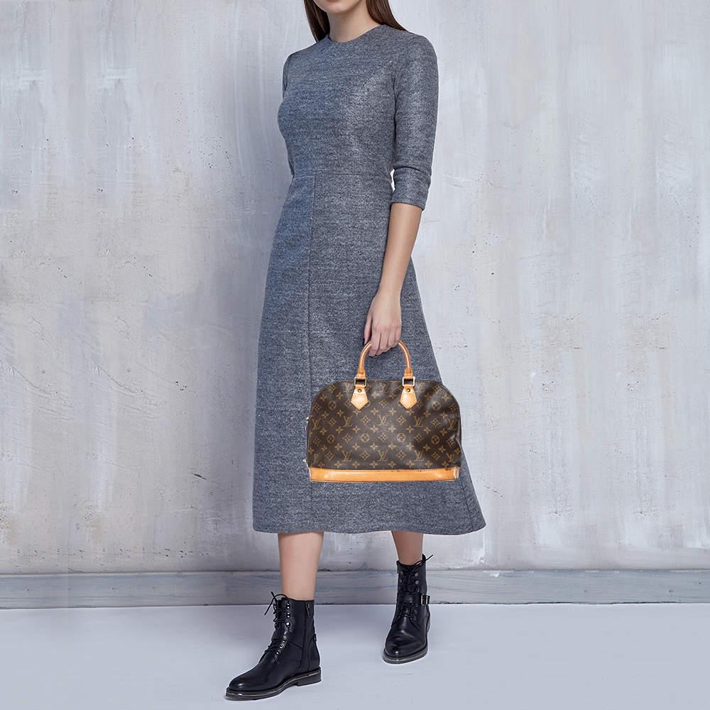Louis Vuitton Monogram Canvas Alma MM Bag In Fair Condition In Dubai, Al Qouz 2