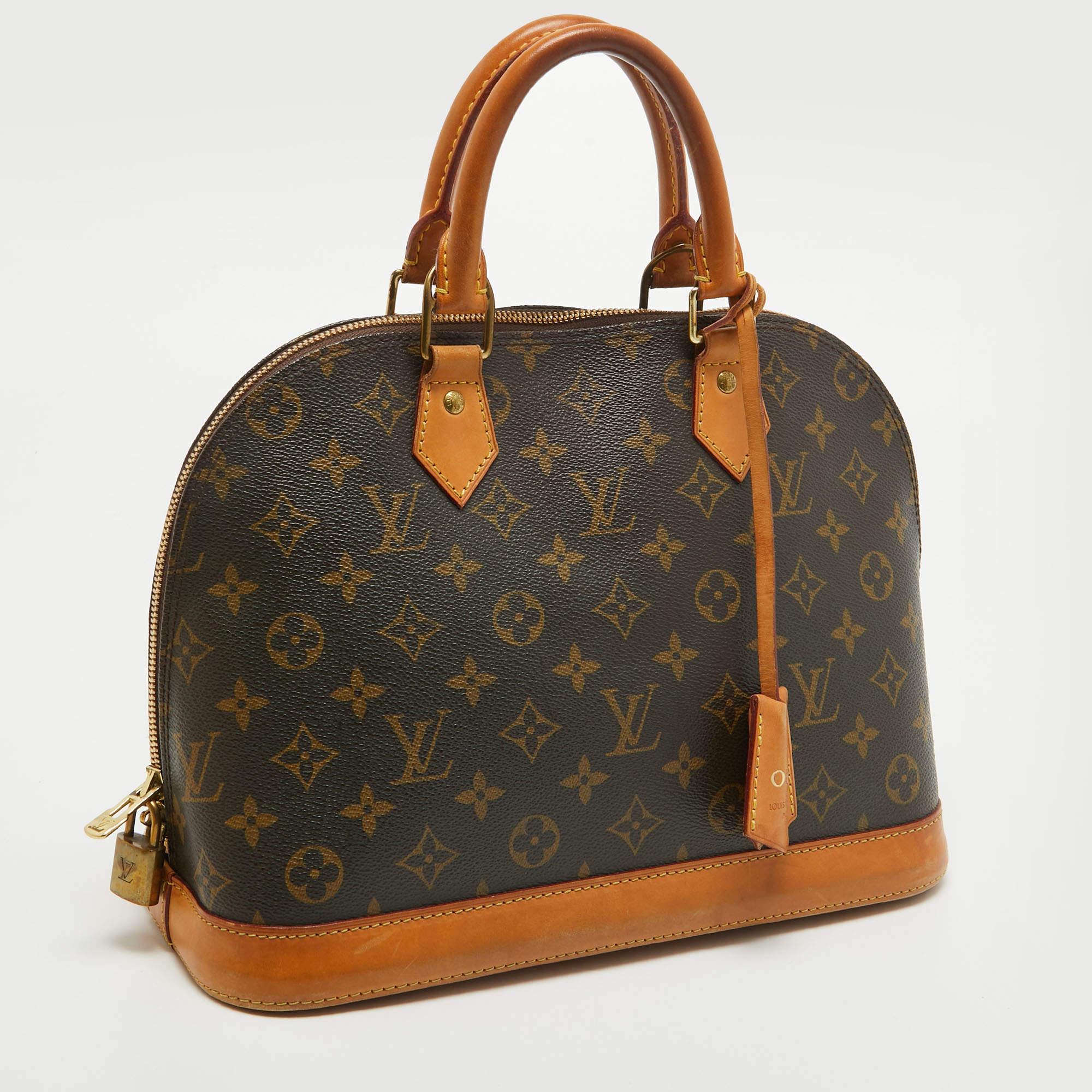 Louis Vuitton Monogram Canvas Alma MM Bag In Good Condition For Sale In Dubai, Al Qouz 2