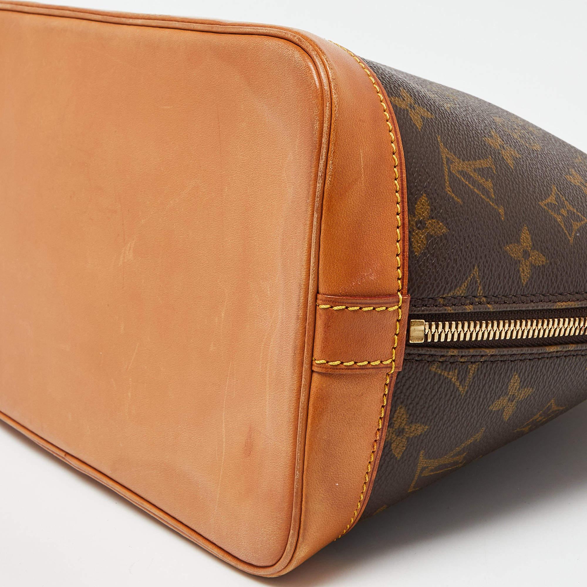 Louis Vuitton Monogram Canvas Alma PM Bag In Good Condition In Dubai, Al Qouz 2