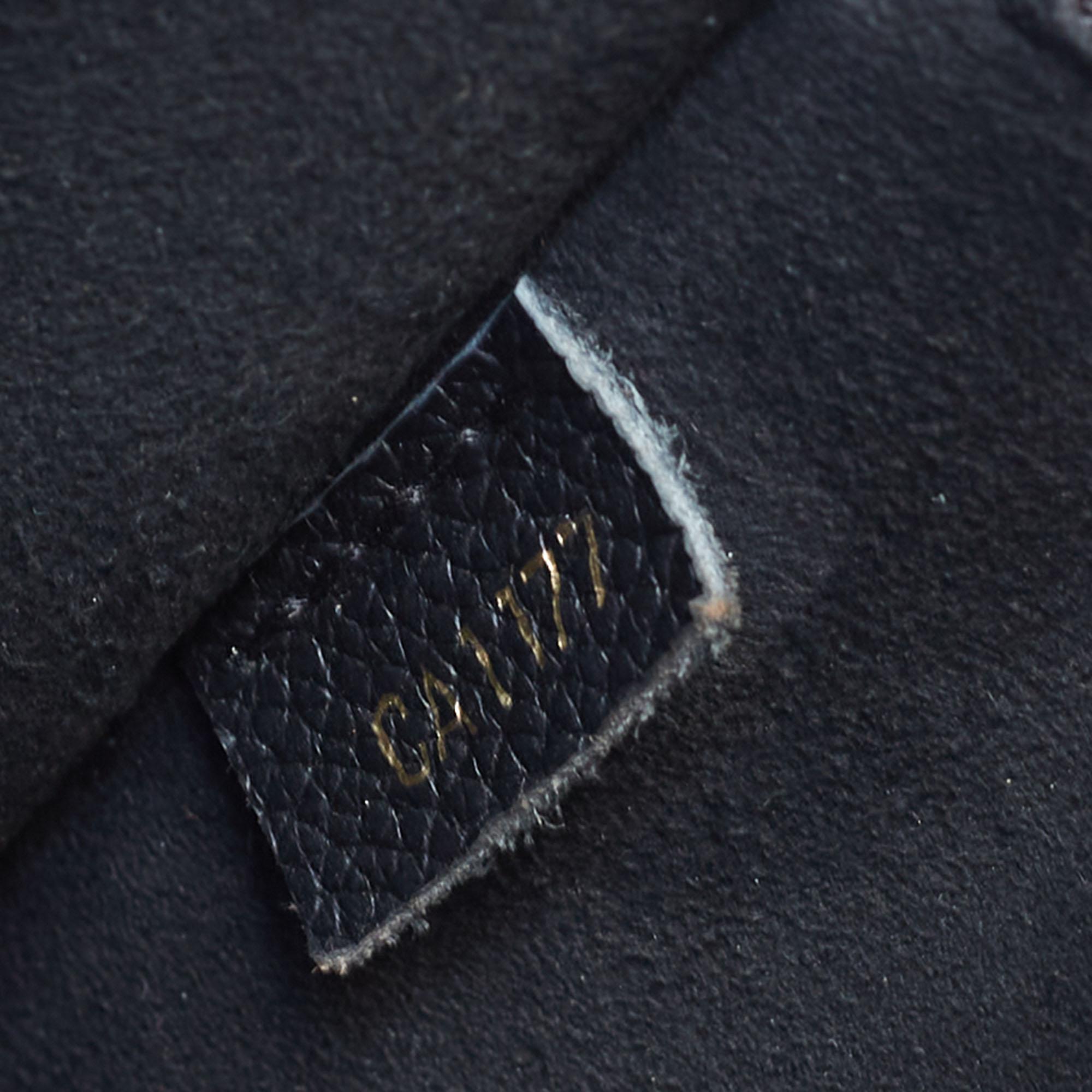 Louis Vuitton Monogram Canvas and Black Leather Victoire Bag 6
