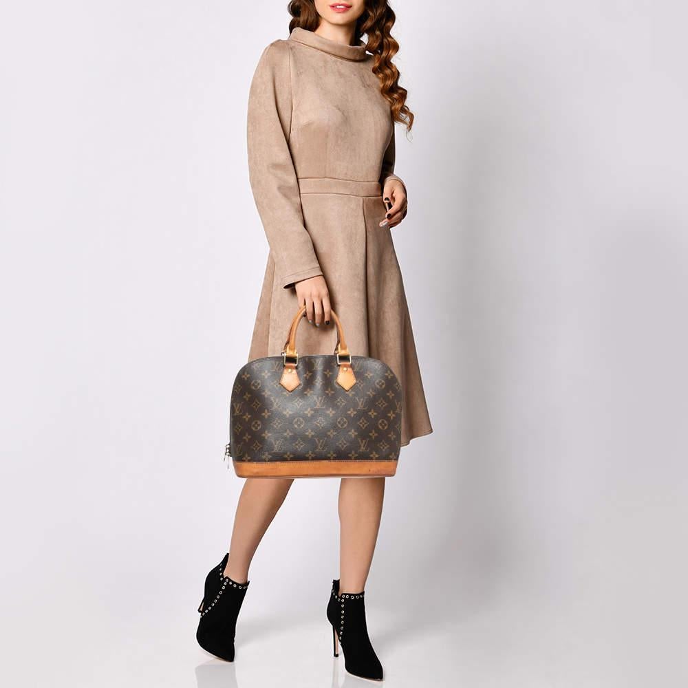Louis Vuitton Monogram Canvas and Leather Alma PM Bag In Good Condition For Sale In Dubai, Al Qouz 2