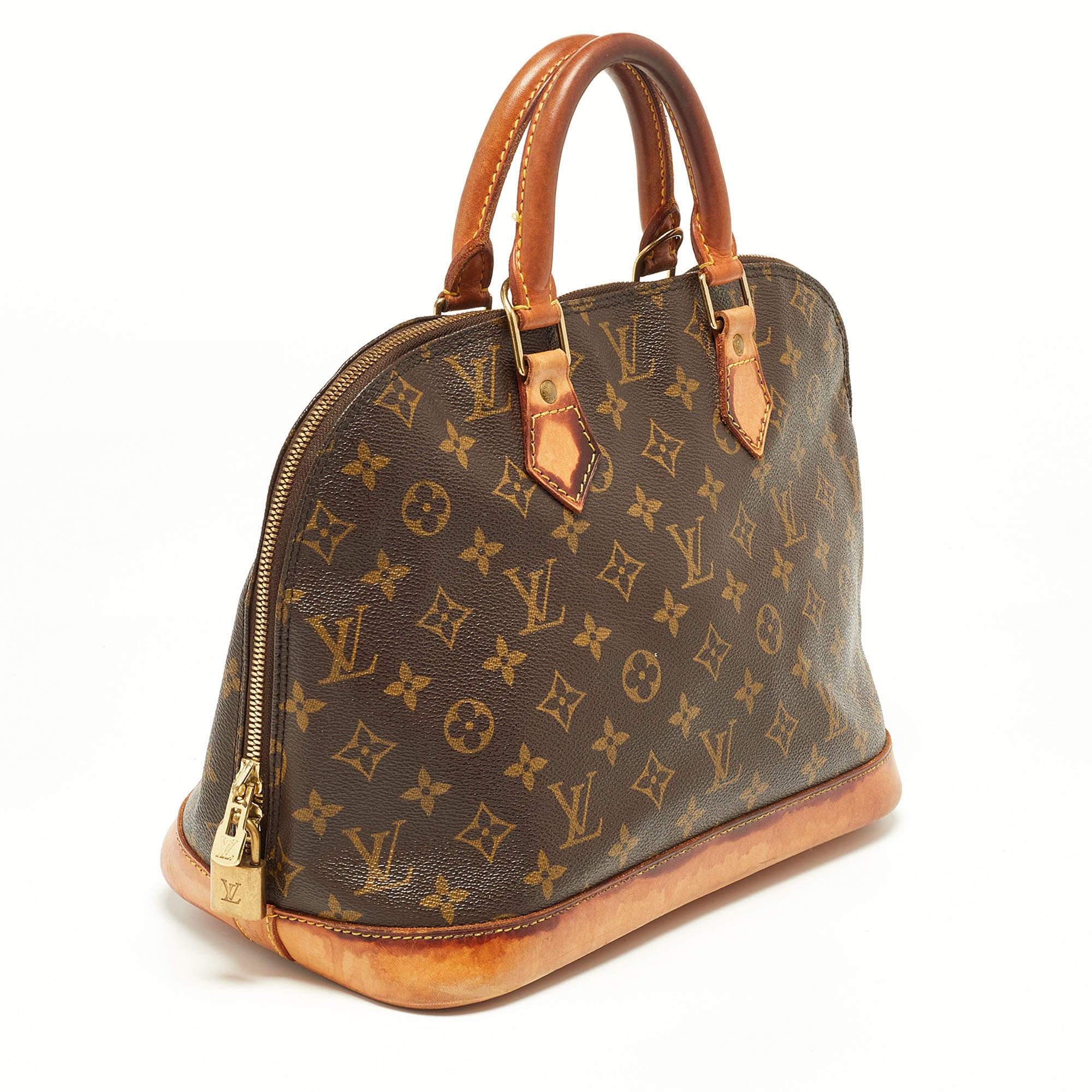 Louis Vuitton Monogram Canvas and Leather Alma PM Bag In Fair Condition In Dubai, Al Qouz 2