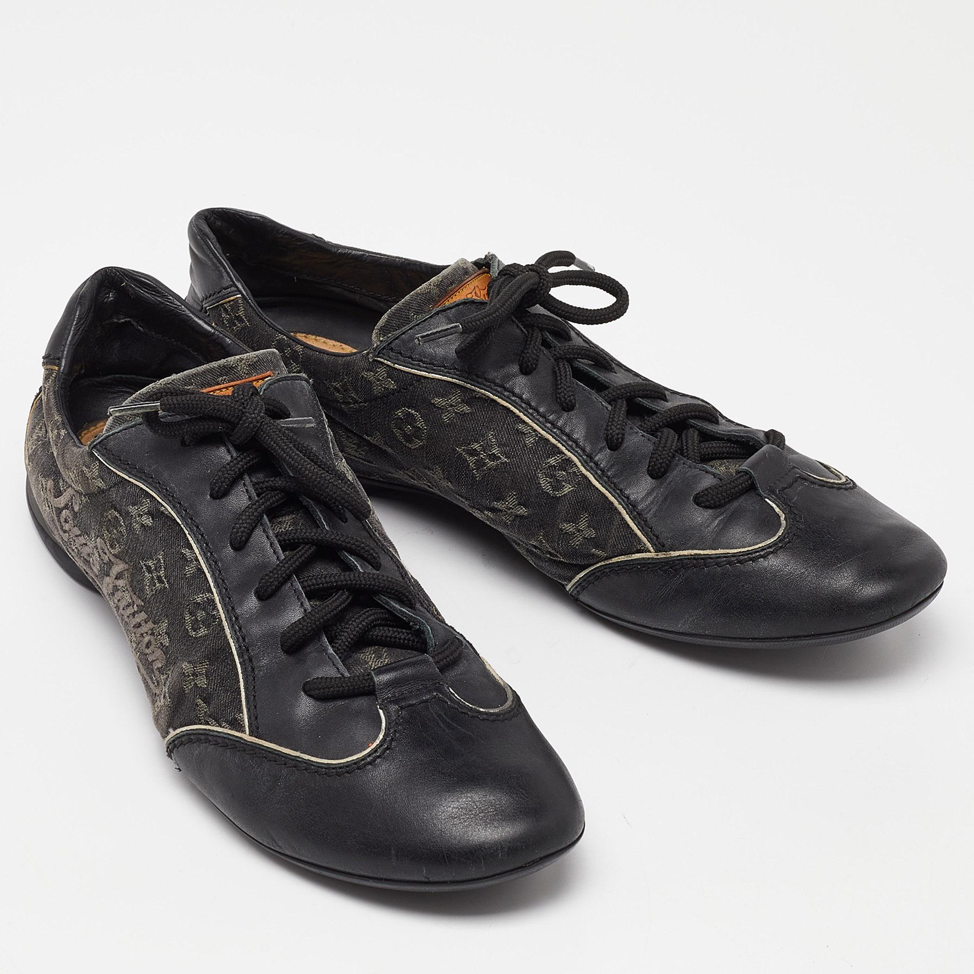 Louis Vuitton Monogram Canvas and Leather Low Top Sneakers Size 40 In Fair Condition In Dubai, Al Qouz 2