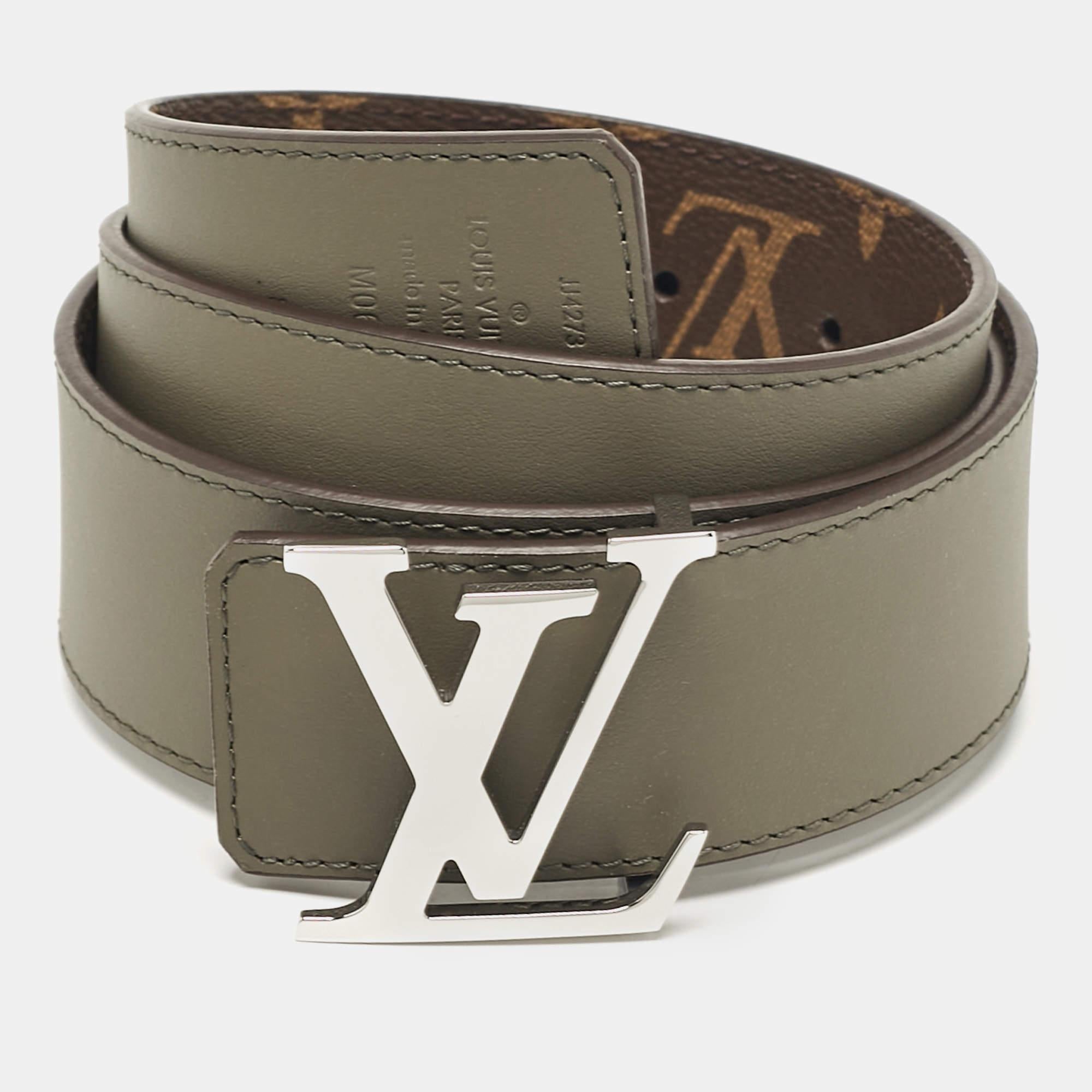 Add a luxe finish to your OOTD with this LV Initiales Reversible belt. It is carefully crafted to last well and boost your style for a long time.