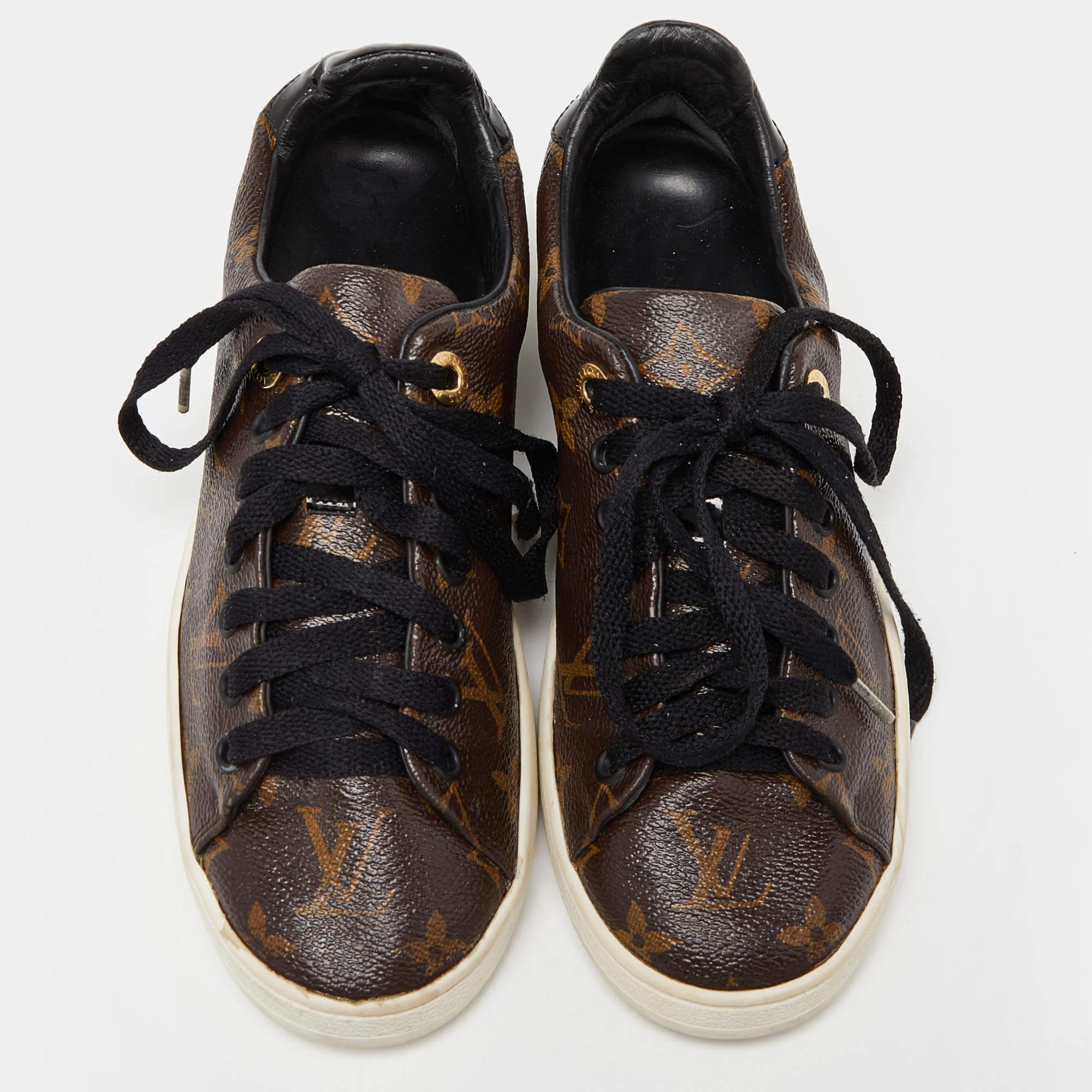 Louis Vuitton Monogram Canvas and Patent Leather Frontrow Sneakers Size 36 In Good Condition For Sale In Dubai, Al Qouz 2