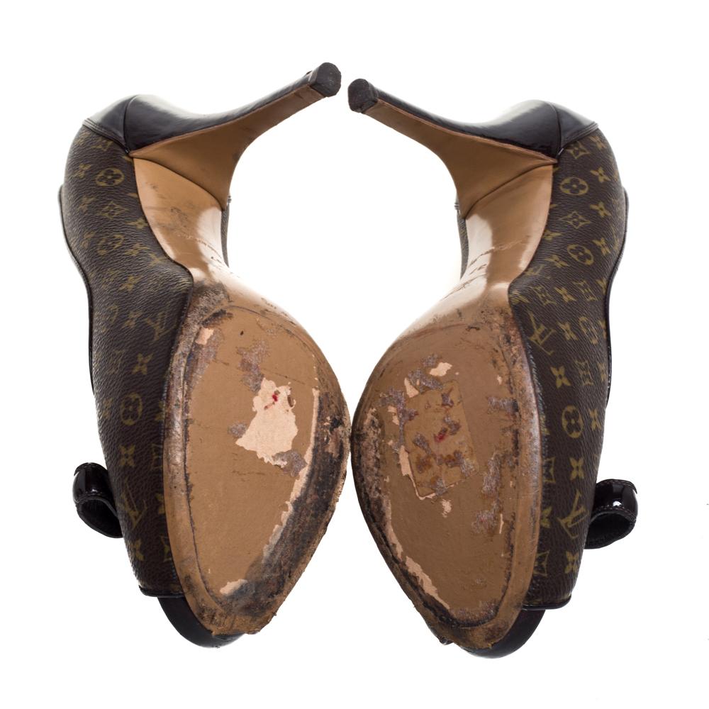 Louis Vuitton Monogram Canvas And Patent Leather Peep Toe Pumps Size 37 In Fair Condition In Dubai, Al Qouz 2