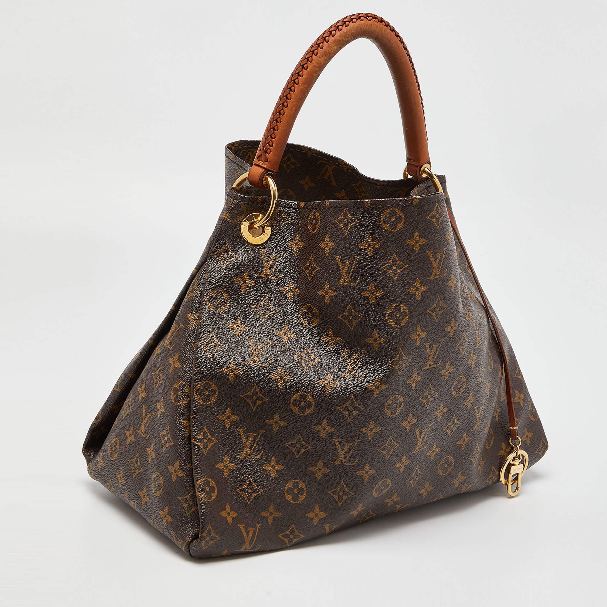 Louis Vuitton Monogram Canvas Artsy MM Bag In Fair Condition For Sale In Dubai, Al Qouz 2
