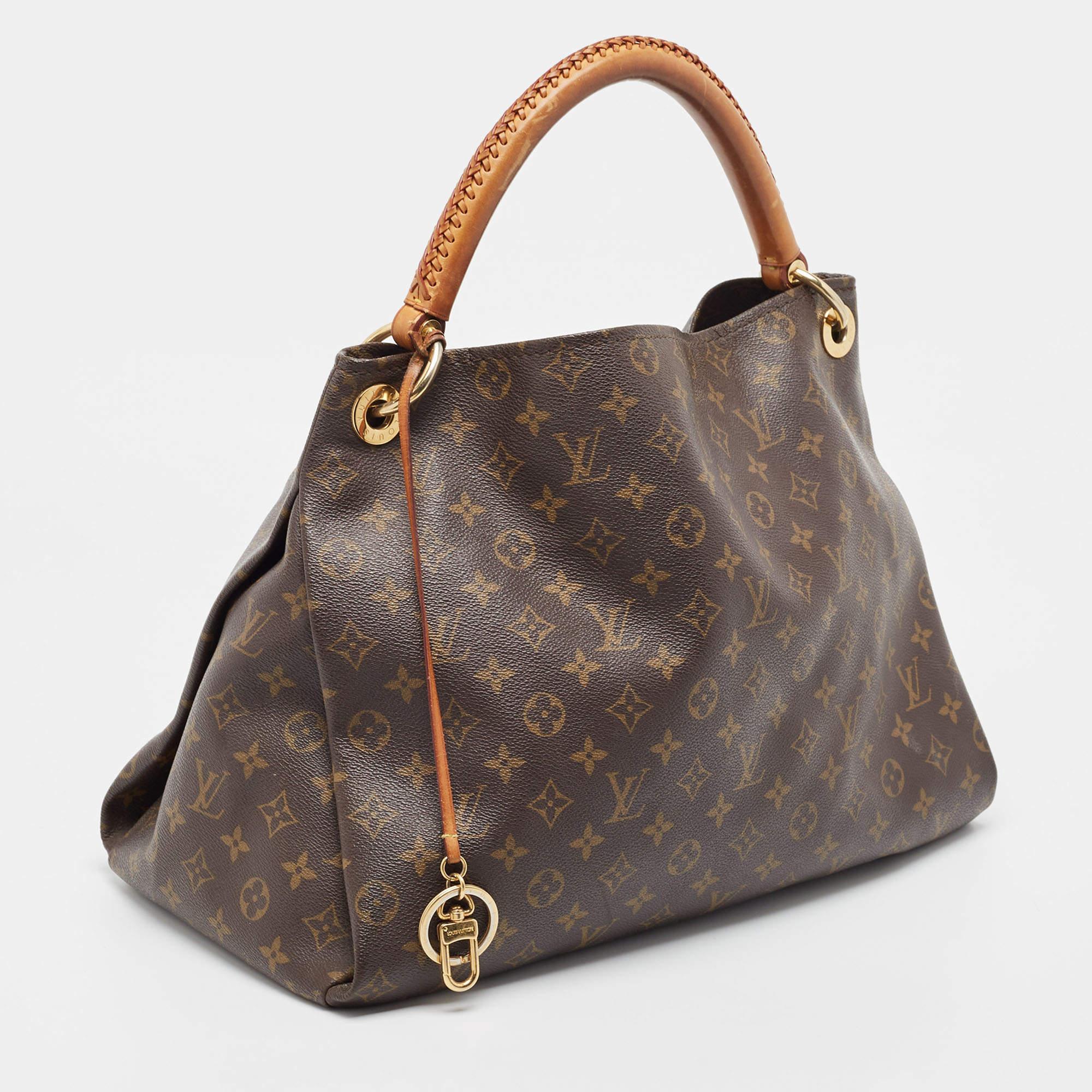 Louis Vuitton Monogram Canvas Artsy MM Bag In Good Condition For Sale In Dubai, Al Qouz 2