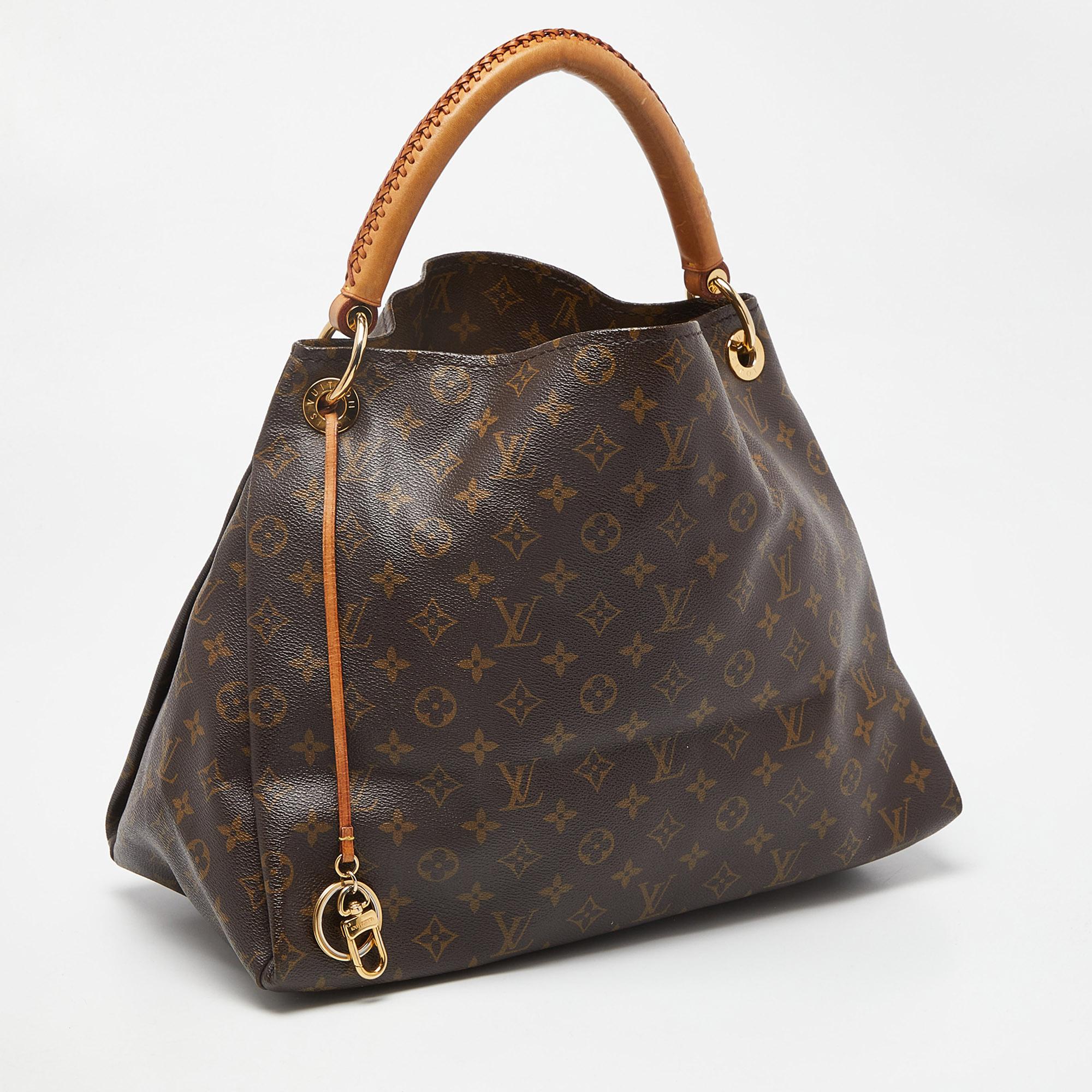 Louis Vuitton Monogram Canvas Artsy MM Bag In Good Condition In Dubai, Al Qouz 2