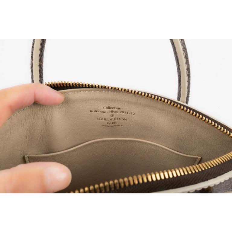 Louis Vuitton Borsa in tela Monogram 'Lock It BB', 2011-2012 in vendita 6