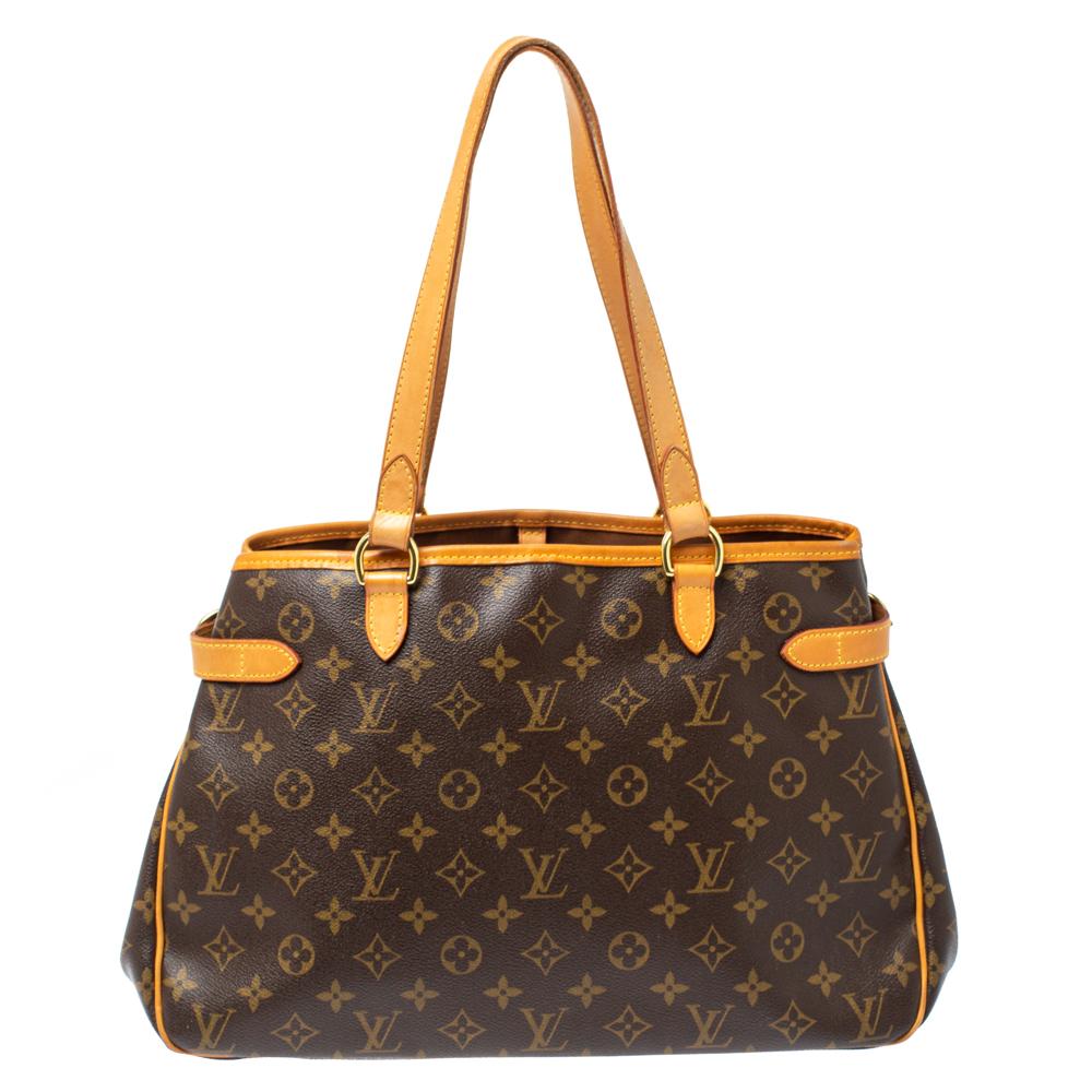 The Batignolles Horizontal tote by Louis Vuitton has fashion and functionality all rolled into one. With its adjustable side gussets and roomy capacity, it is perfect for taking to the office or going shopping. Crafted from monogram canvas, it