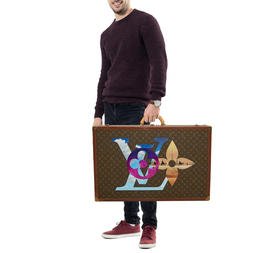 This sophisticated Monogram Bisten 80 suitcase by Louis Vuitton is ideal for dapper men who want to travel more luxuriously. Crafted from Louis Vuittons iconic monogram LV canvas this hard top suitcase is finished with gold tone metal corners trunk