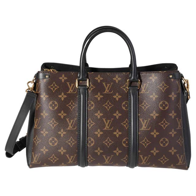 Louis Vuitton Patent Leather Messenger Bag at 1stDibs | louis vuitton ...