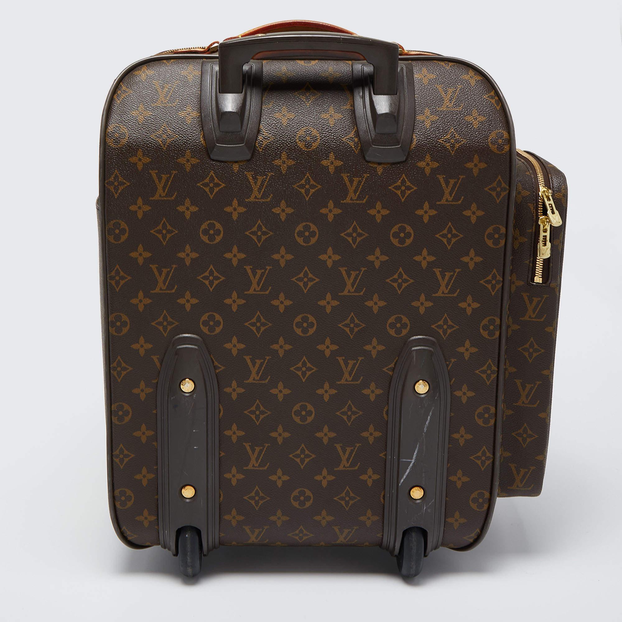A traveling partner to trust and treasure is this one from Louis Vuitton. The exterior has been crafted from Monogram canvas while the spacious interior is lined with nylon. Equipped with zip compartments on the exterior, a sturdy handle, two