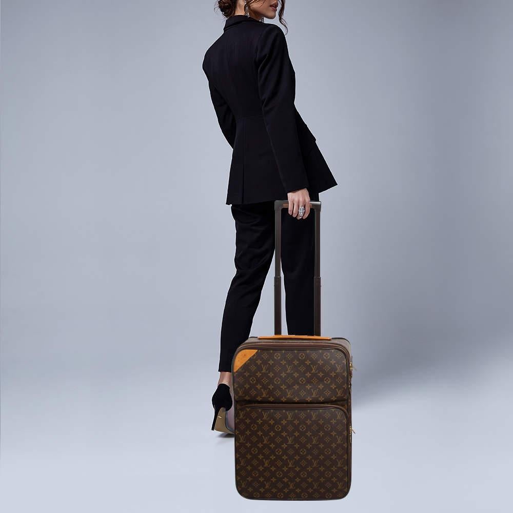 This creation from the house of Louis Vuitton is an accessory you will turn to when you have travel plans. It has been crafted using the best kind of materials to be appealing as well as durable. Its a worthy investment.