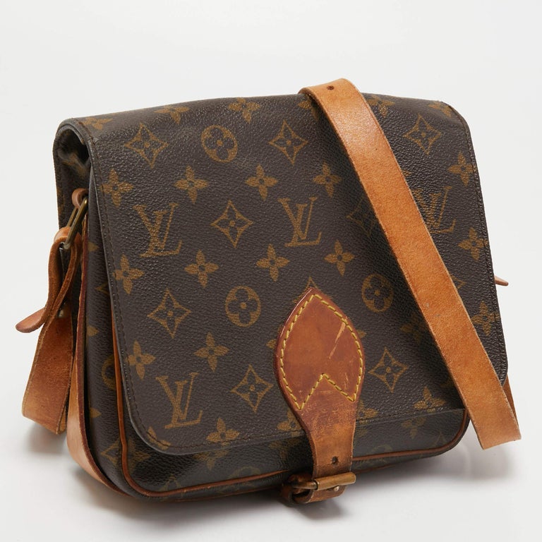 Louis Vuitton Monogram Canvas Cartouchiere MM Bag In Good Condition For Sale In Dubai, Al Qouz 2