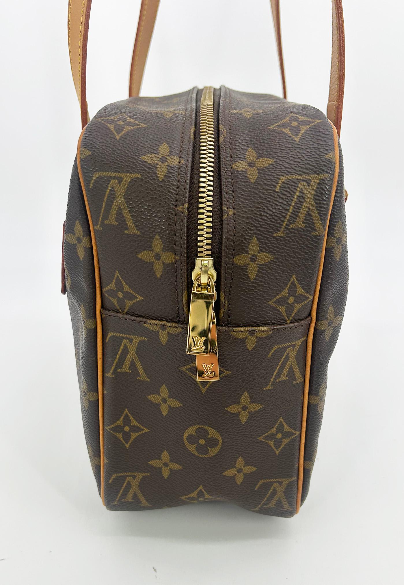 Women's Louis Vuitton Monogram Canvas Cite GM Shoulder Bag Tote For Sale