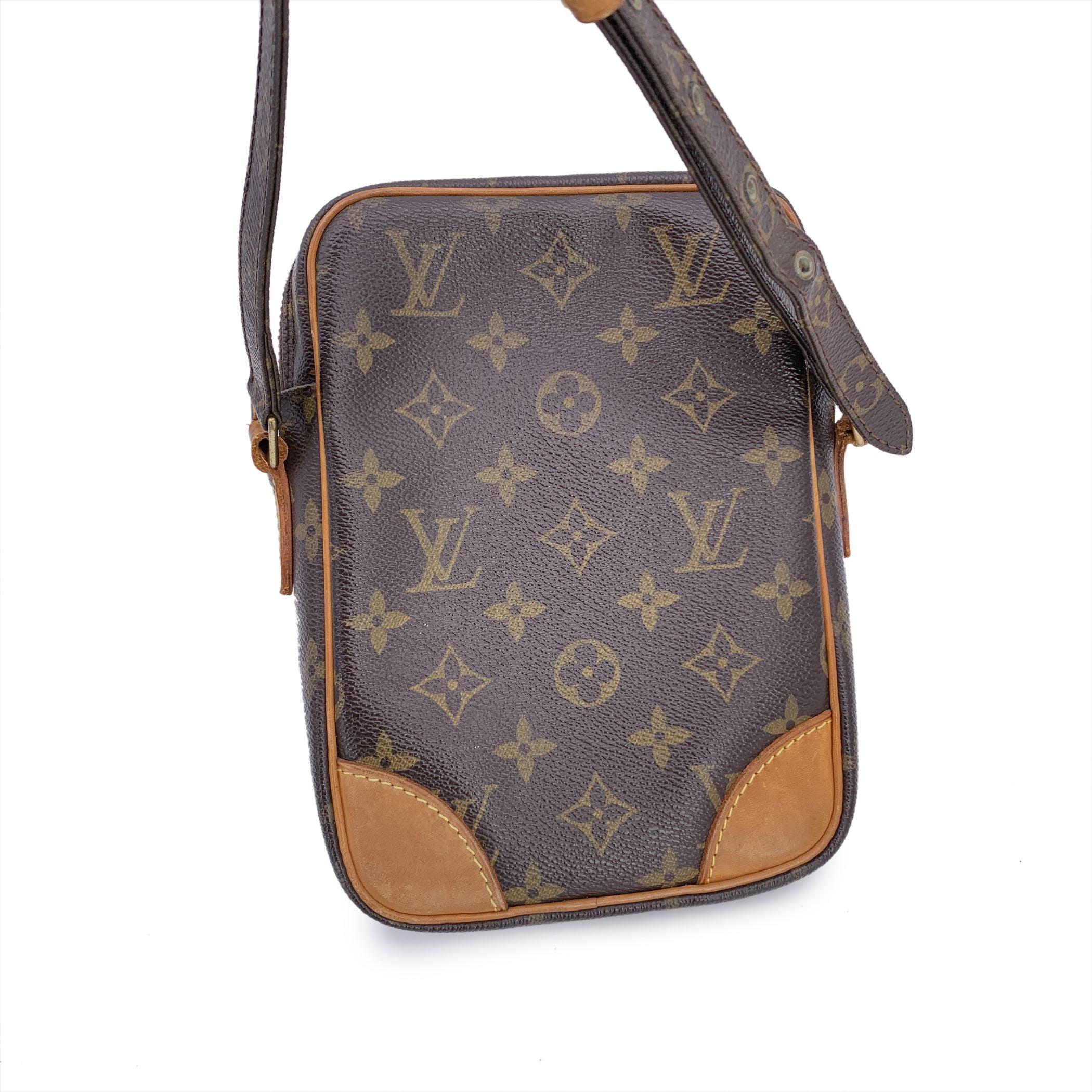 Louis Vuitton Monogram Canvas Danube Crossbody Messenger Bag In Good Condition In Rome, Rome