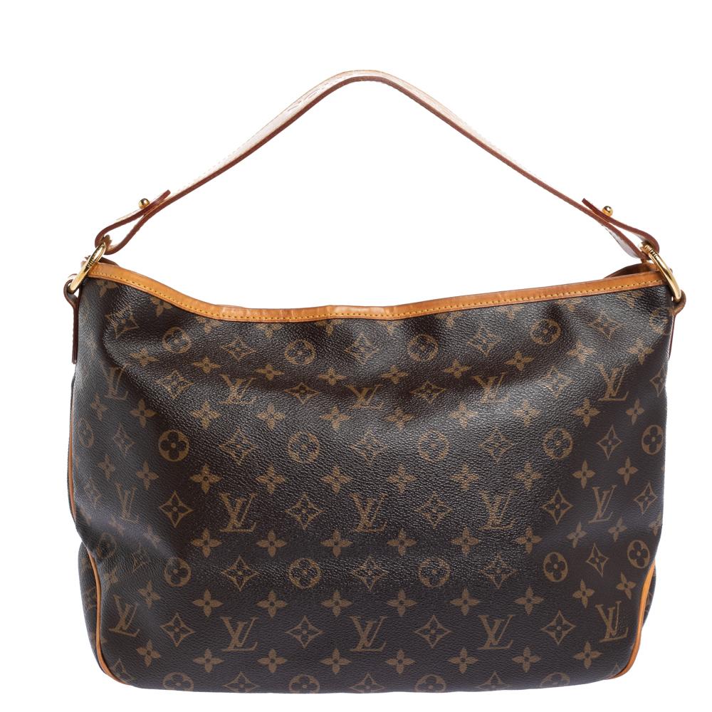For years, women have leaned towards Louis Vuitton's handbags when it comes to powering their personal style. This Delightful MM bag, like all the other handbags, is durable and stylish. Crafted from the brand's signature Monogram coated canvas, the
