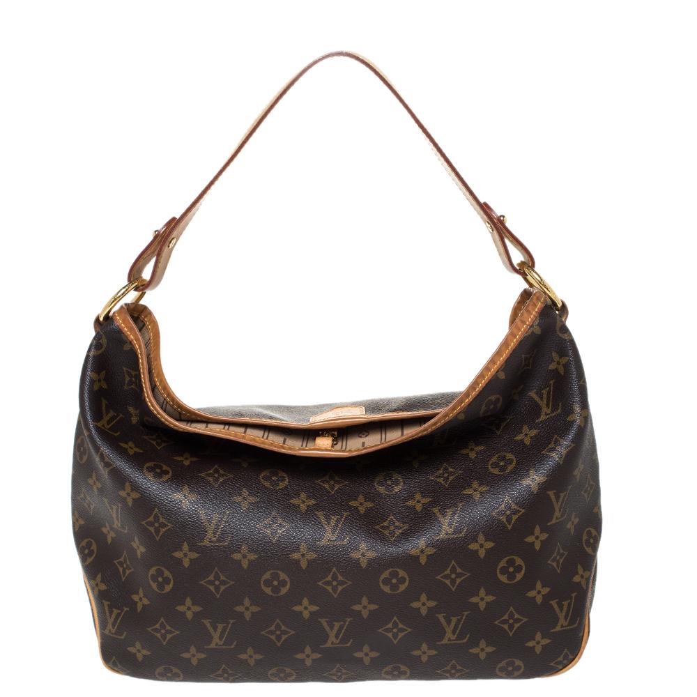 For years, women have leaned towards Louis Vuitton's handbags when it comes to powering their personal style. This Delightful MM Bag, like all the other handbags, is durable and stylish. Crafted from Monogram canvas and leather, the bag comes with a