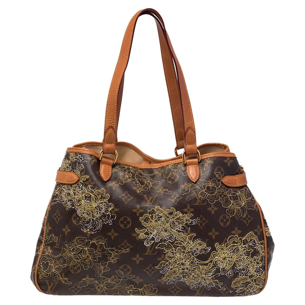 This exclusive Limited Edition Dentelle Batignolles is a must-have for any Louis Vuitton enthusiast. The classic LV monogram canvas features an exquisite lurex lace embroidery design, while the luxurious polished gold-tone hardware, leather trim,