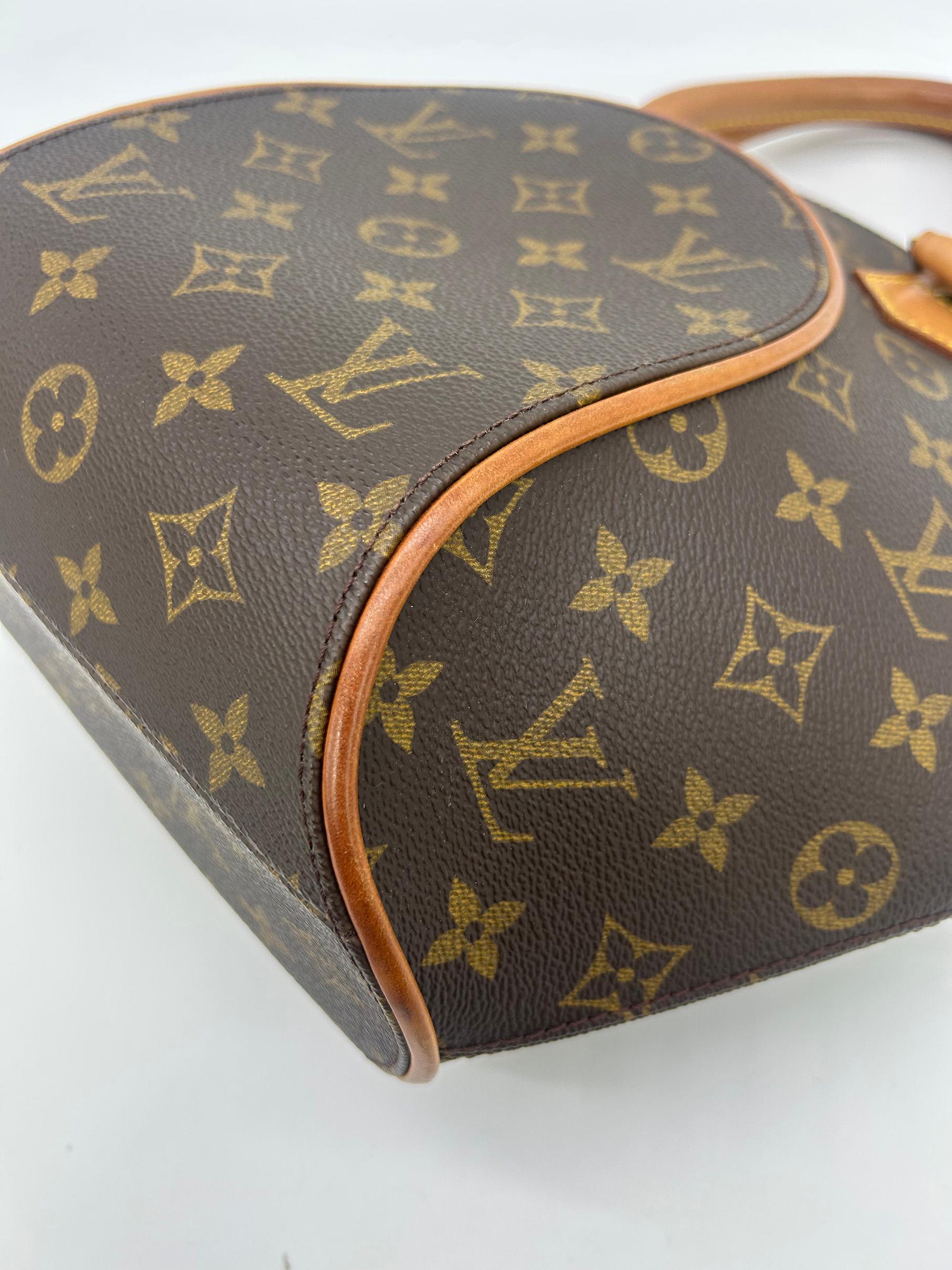 Louis Vuitton Monogramm Canvas Ellipse MM aus Segeltuch im Angebot 11