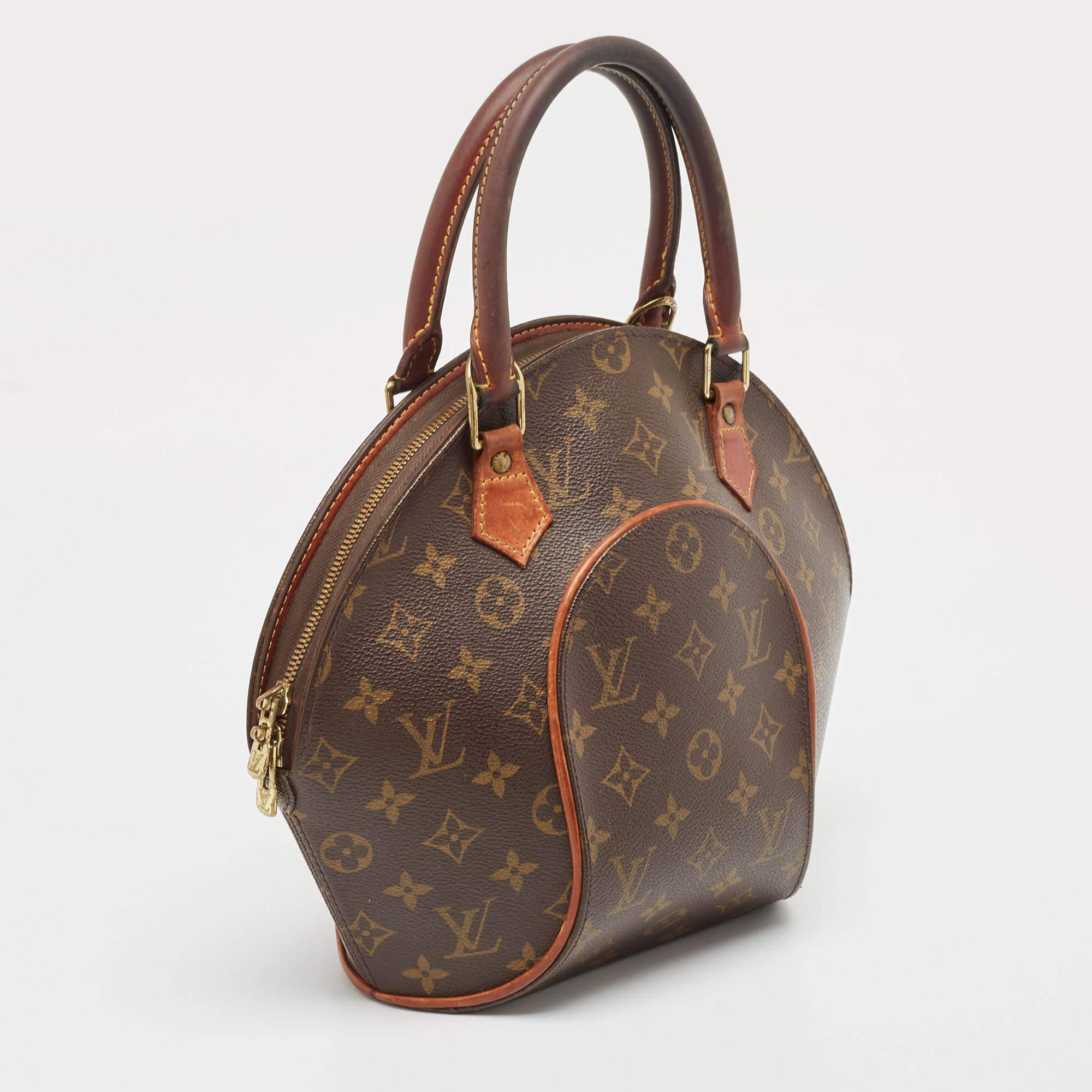 Louis Vuitton Monogram Canvas Ellipse PM Bag In Fair Condition For Sale In Dubai, Al Qouz 2