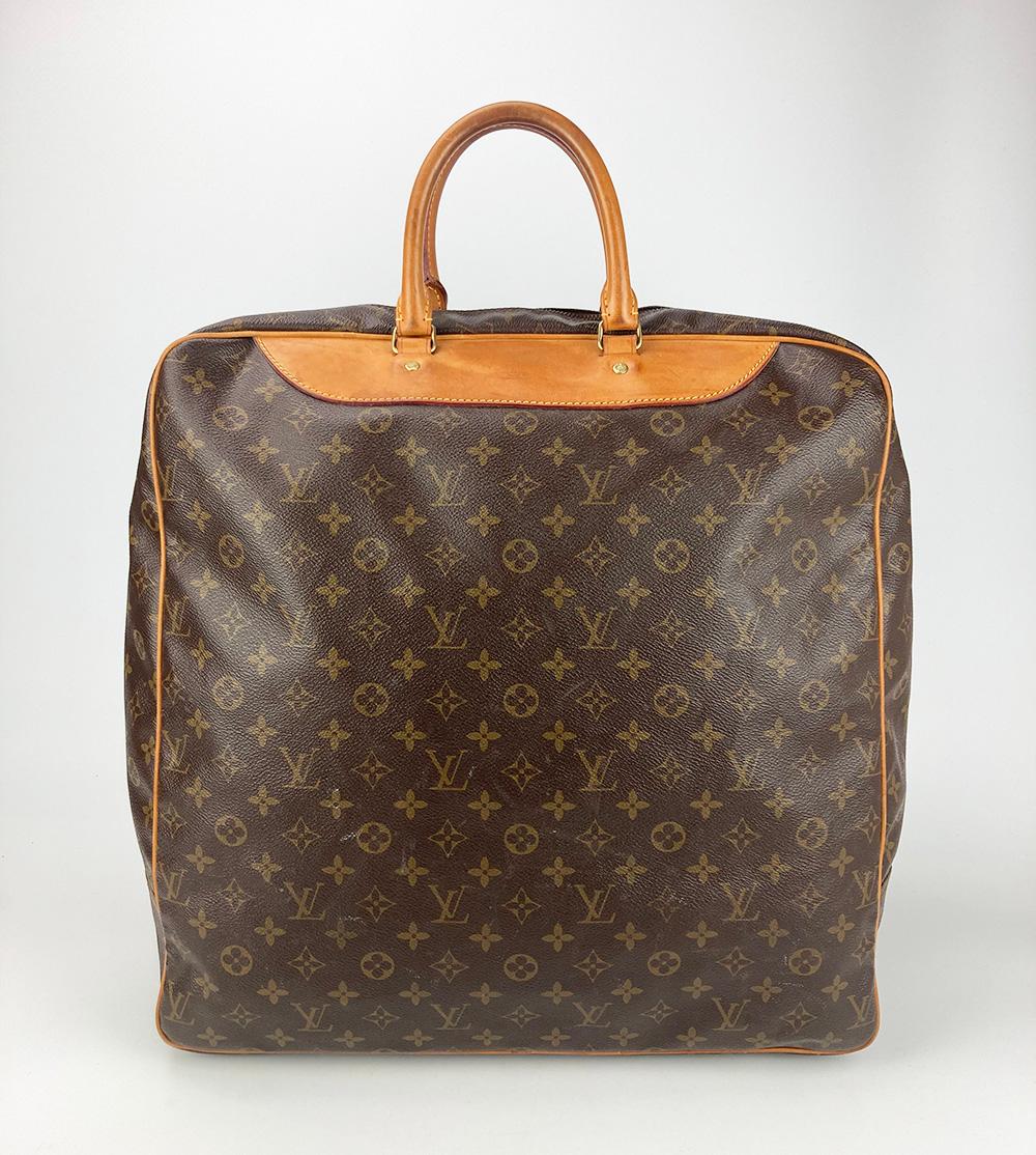 Louis Vuitton Monogram Canvas Evasion Sports Tote Vintage In Good Condition For Sale In Philadelphia, PA