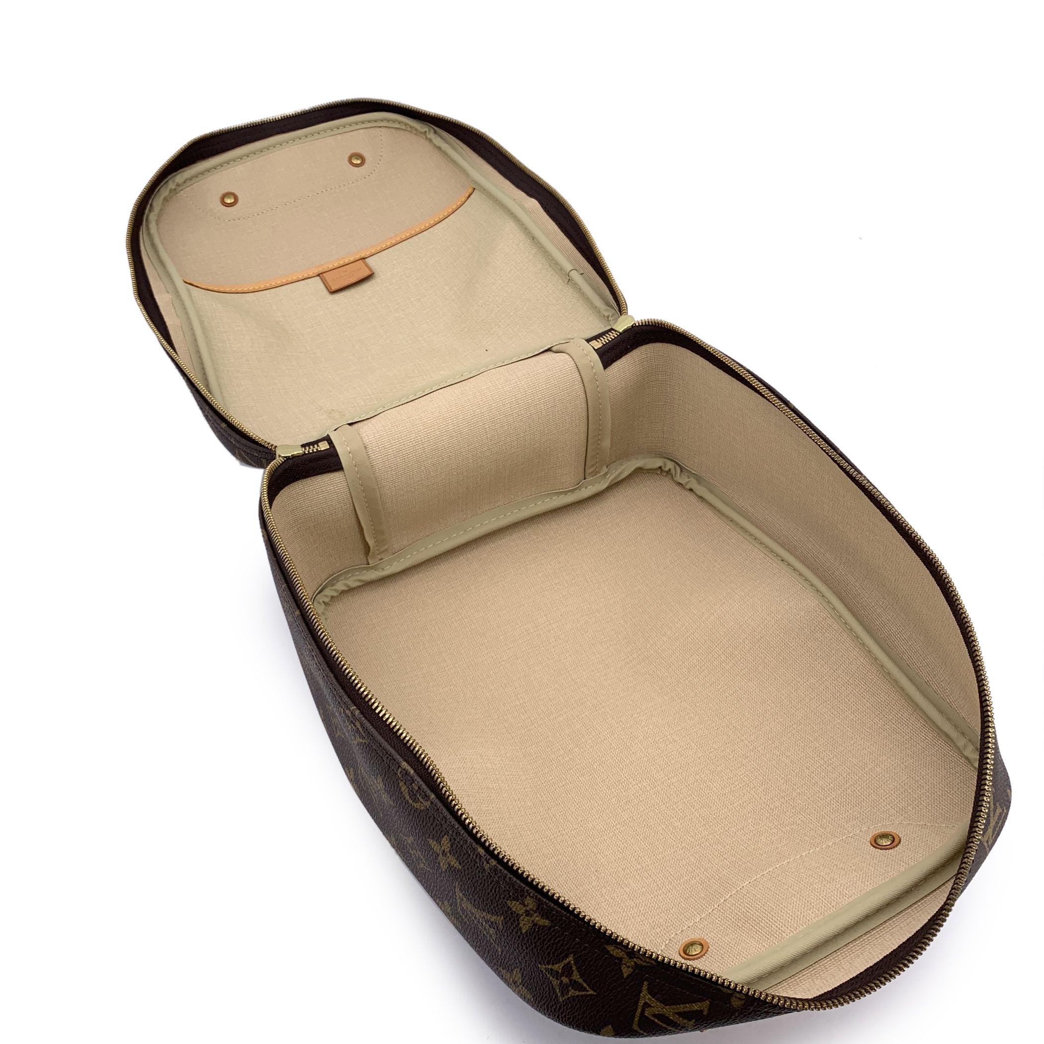 Louis Vuitton - Sac de voyage d'extrémité en toile monogrammée M41450 en vente 2