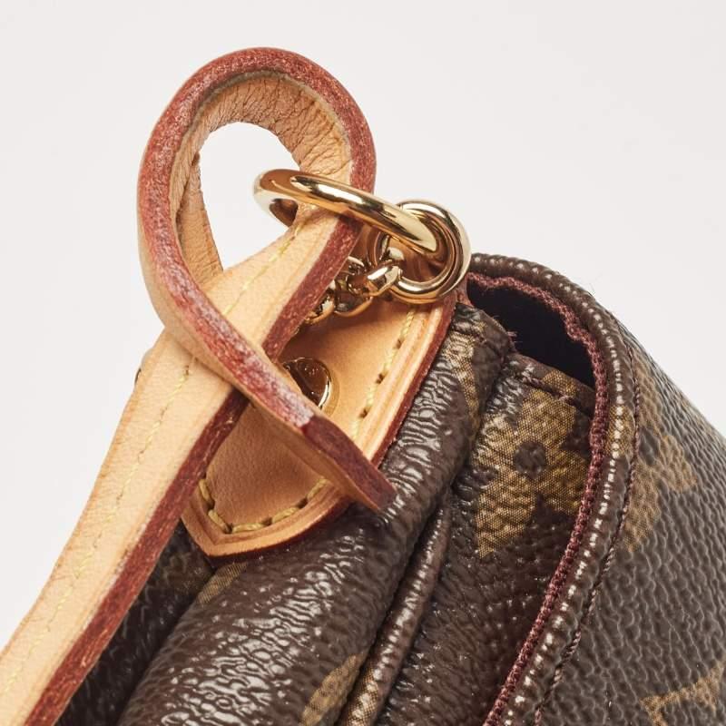 Women's Louis Vuitton Monogram Canvas Favorite PM Bag For Sale