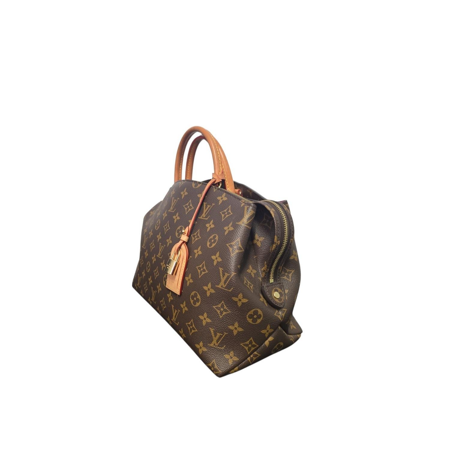 Sacoche Grand Palais en toile Monogram de Louis Vuitton Bon état - En vente à Scottsdale, AZ