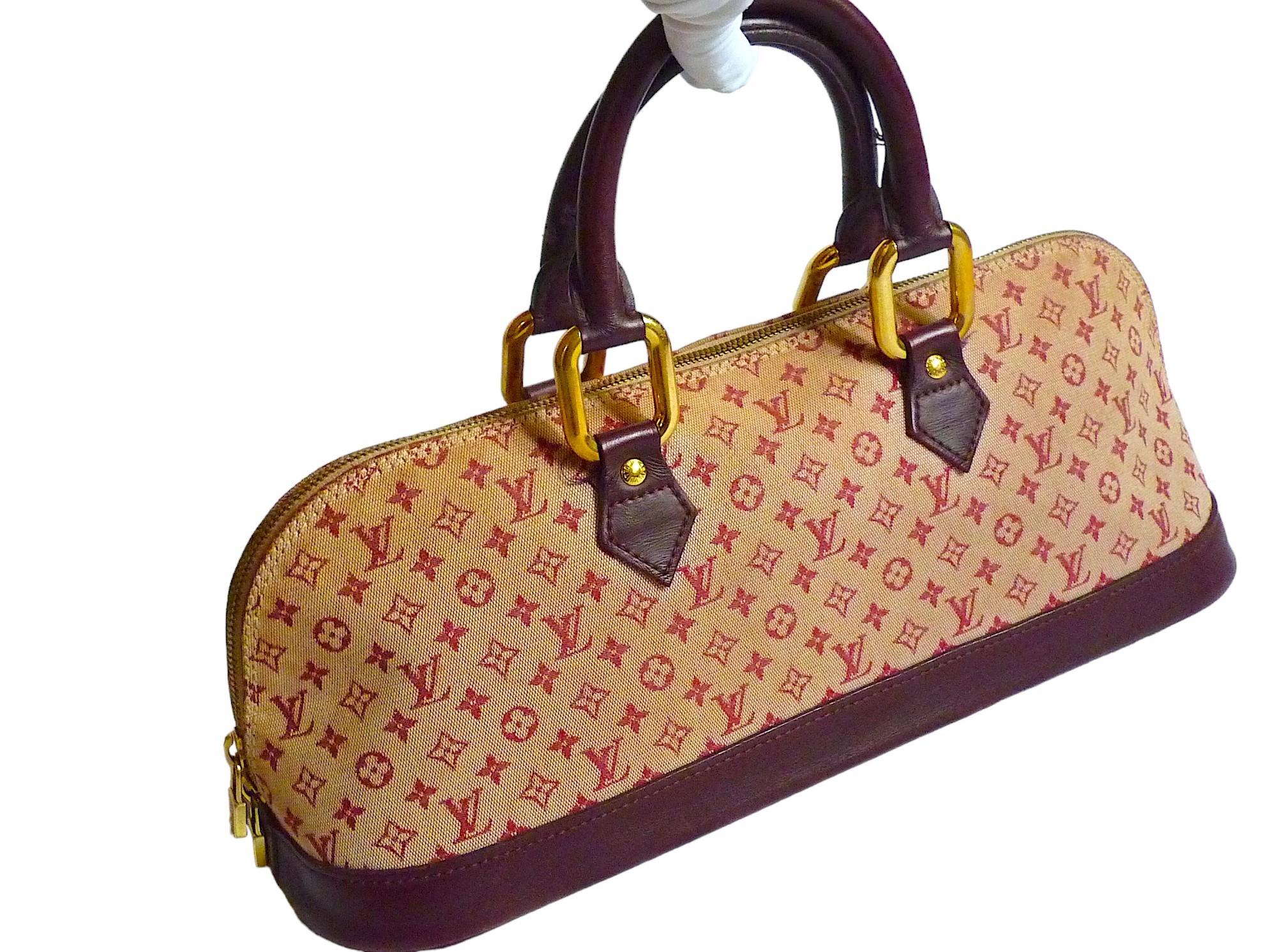 LOUIS VUITTON Monogram Canvas Handbag Vintage from the 1990's 3