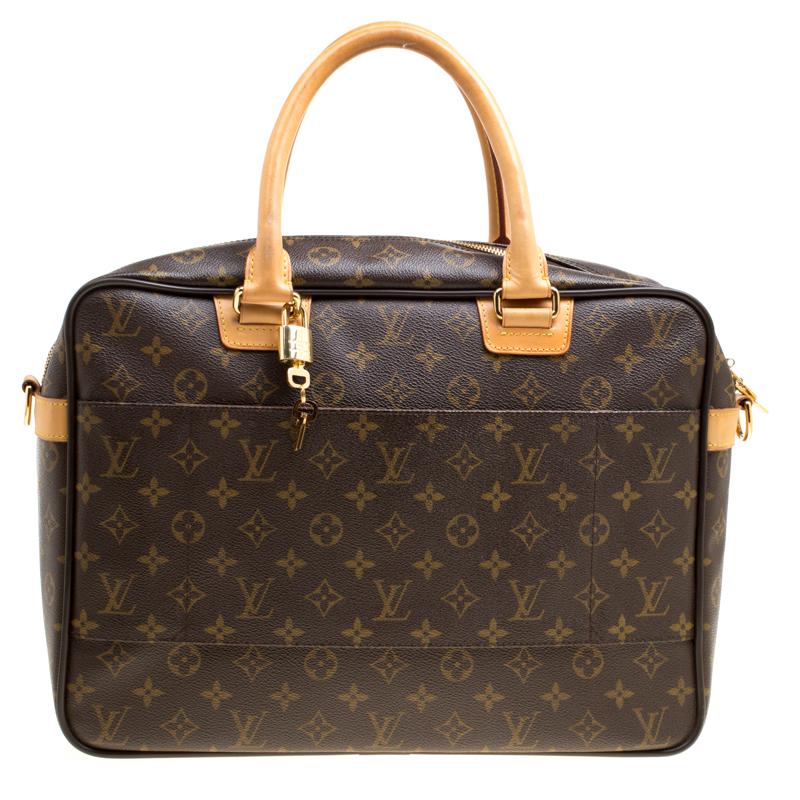 Very chic, smart and stylish, this Icare Computer bag from Louis Vuitton deserves a special place in your closet! It is crafted from LV's signature monogram canvas and features dual top handles with an attached tag accent, a front zip around closure