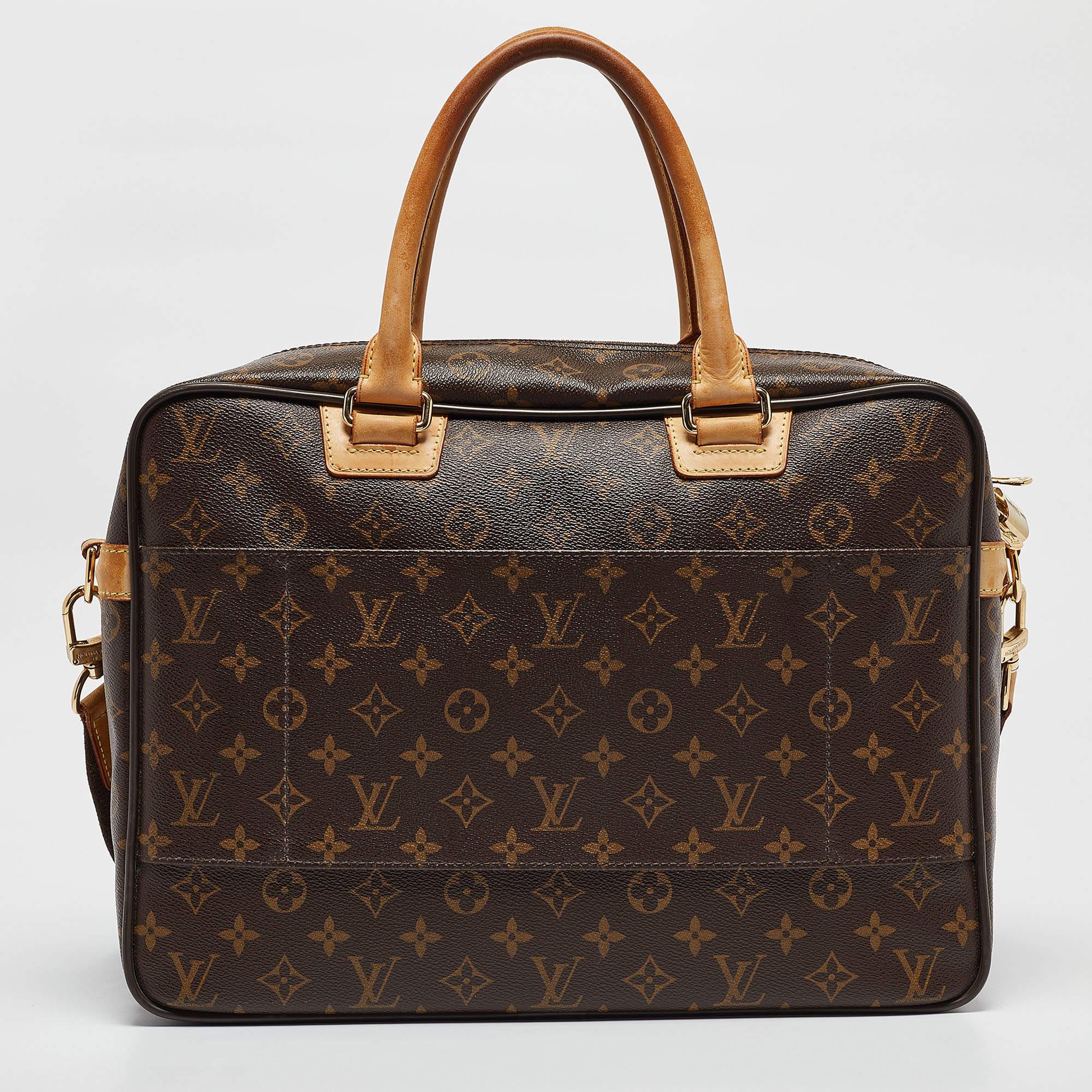 Louis Vuitton Icare Laptop-Tasche aus Segeltuch mit Monogramm im Zustand „Gut“ in Dubai, Al Qouz 2