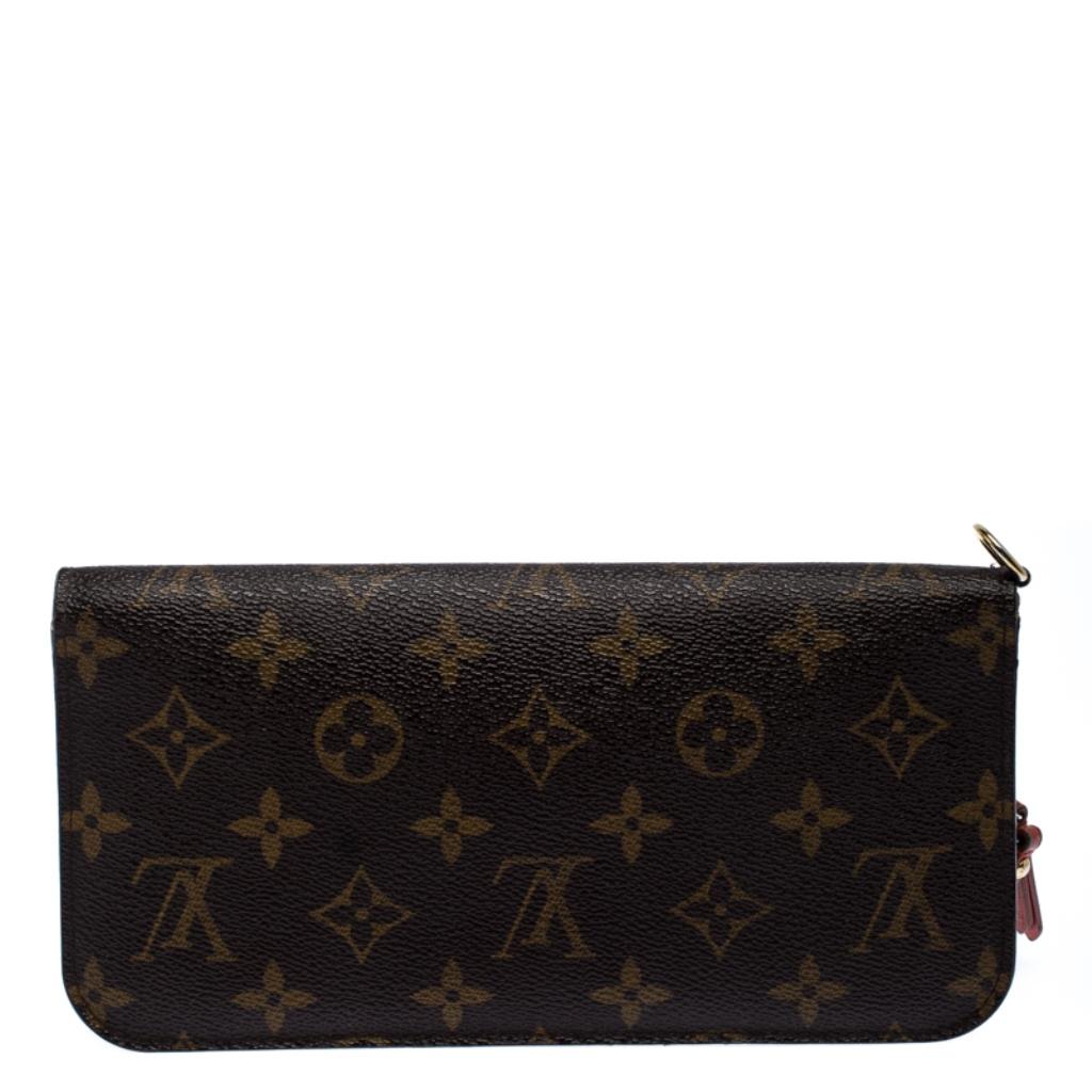A wallet should not only be good-looking but also functional, just like this pretty Insolite from Louis Vuitton. Crafted in Spain, this gorgeous number flaunts the signature Monogram on the canvas exterior and snap buttons that reveal multiple slots