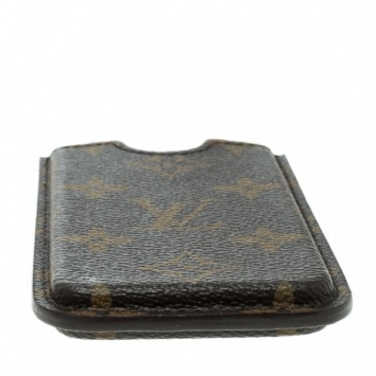 Funda rígida de lona con monograma Louis Vuitton para iPhone 4 en Bueno estado para la venta en Dubai, Al Qouz 2