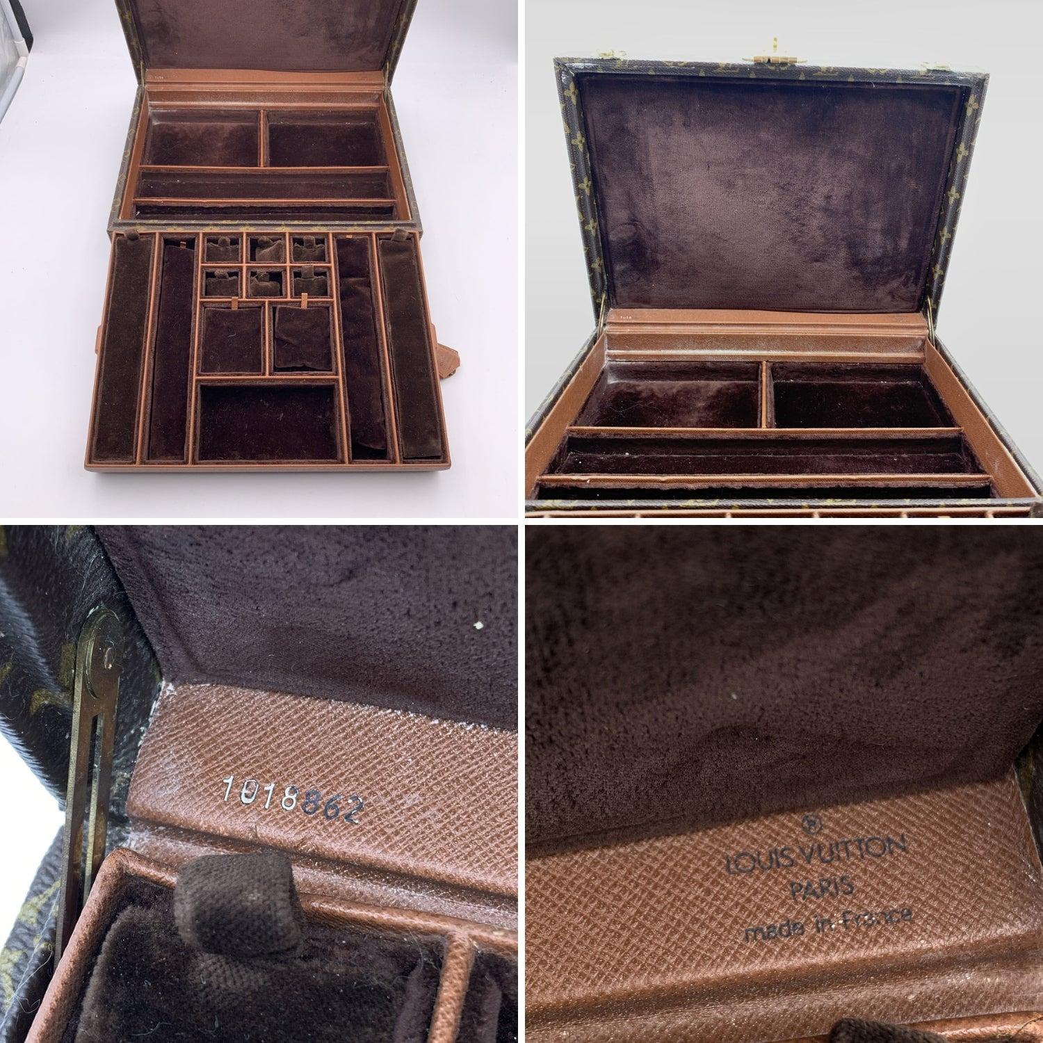 Louis Vuitton Monogram Canvas Jewelry Case Boite Bijoux Travel Bag In Good Condition For Sale In Rome, Rome