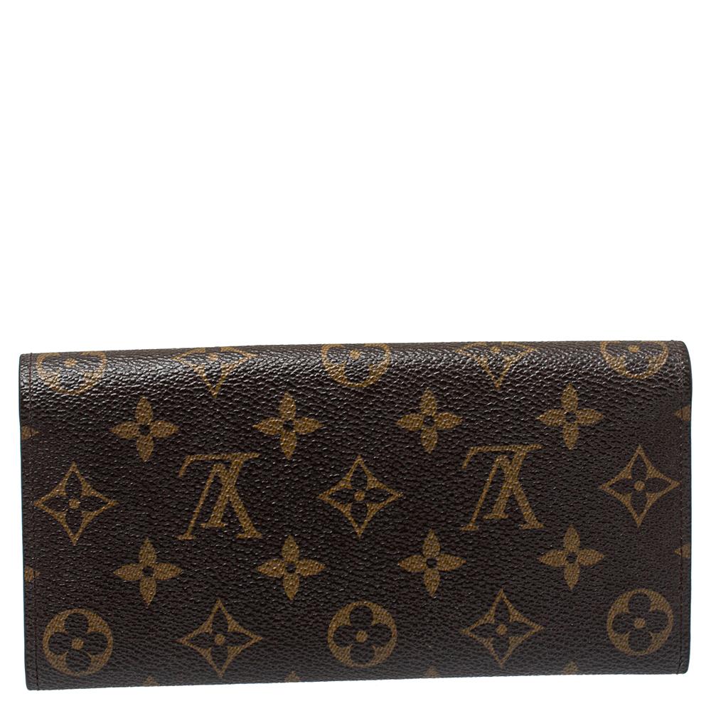 You would love to own this Josephine from Louis Vuitton. It is crafted from monogram coated canvas in a flap design. It has a well-equipped interior lined with leather. This wallet is ideal for everyday use.

Includes:Shopping Bag, Pouch