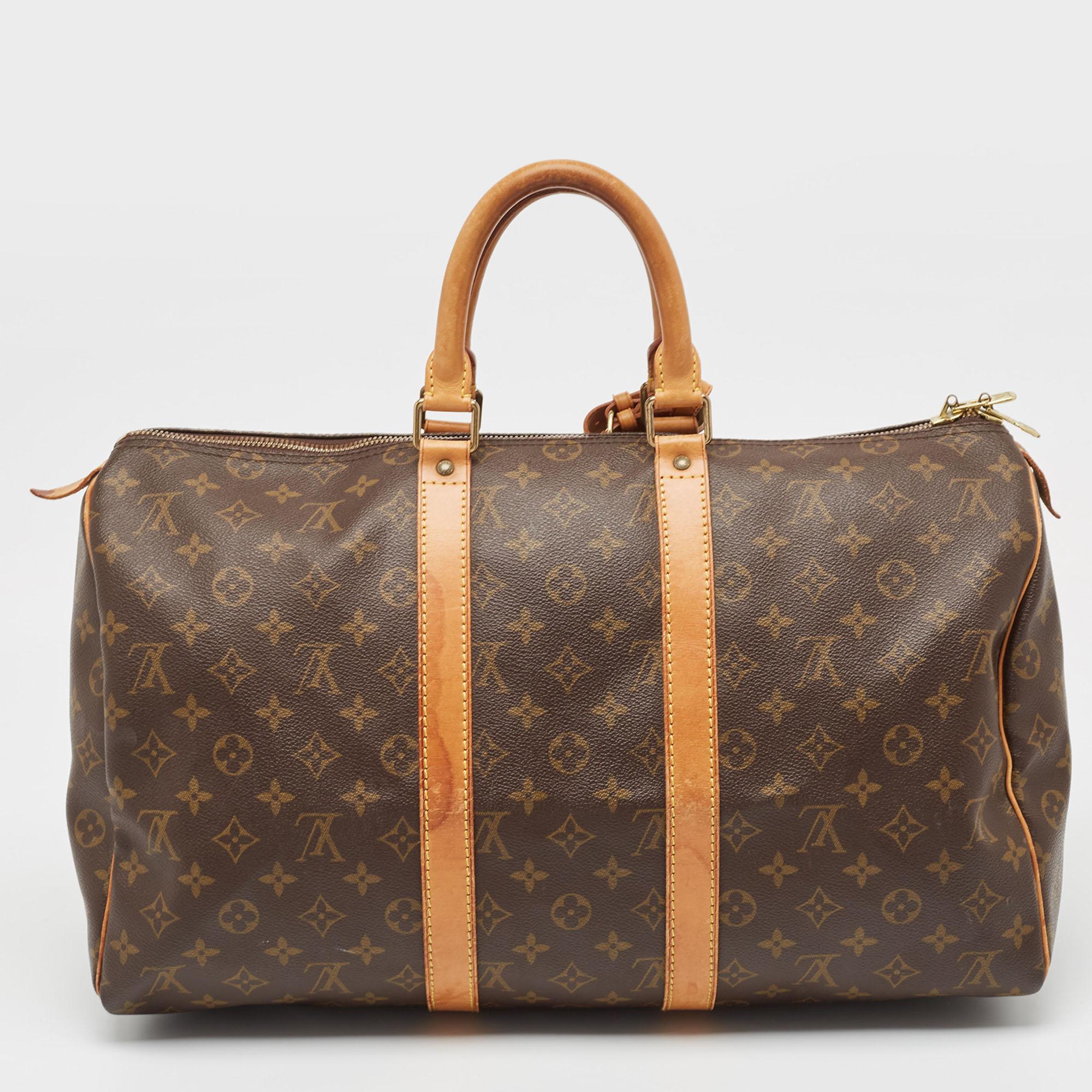 Fashionable people naturally like to travel in style and at such times only the best travel handbag will do. That's why it is wise to opt for this Keepall 45 as it is well-crafted from monogram canvas to endure and well-designed to grace you with