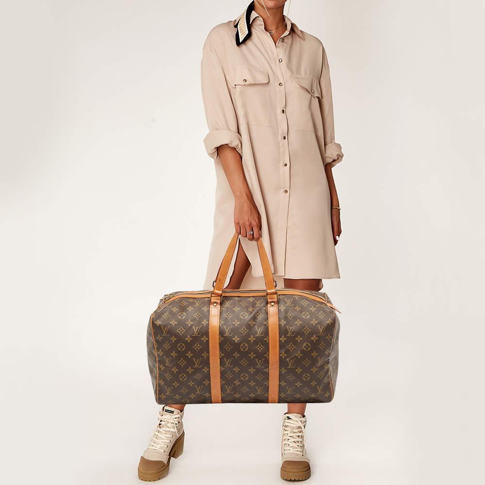 Louis Vuitton Monogram Canvas Keepall 45 Bag In Good Condition For Sale In Dubai, Al Qouz 2