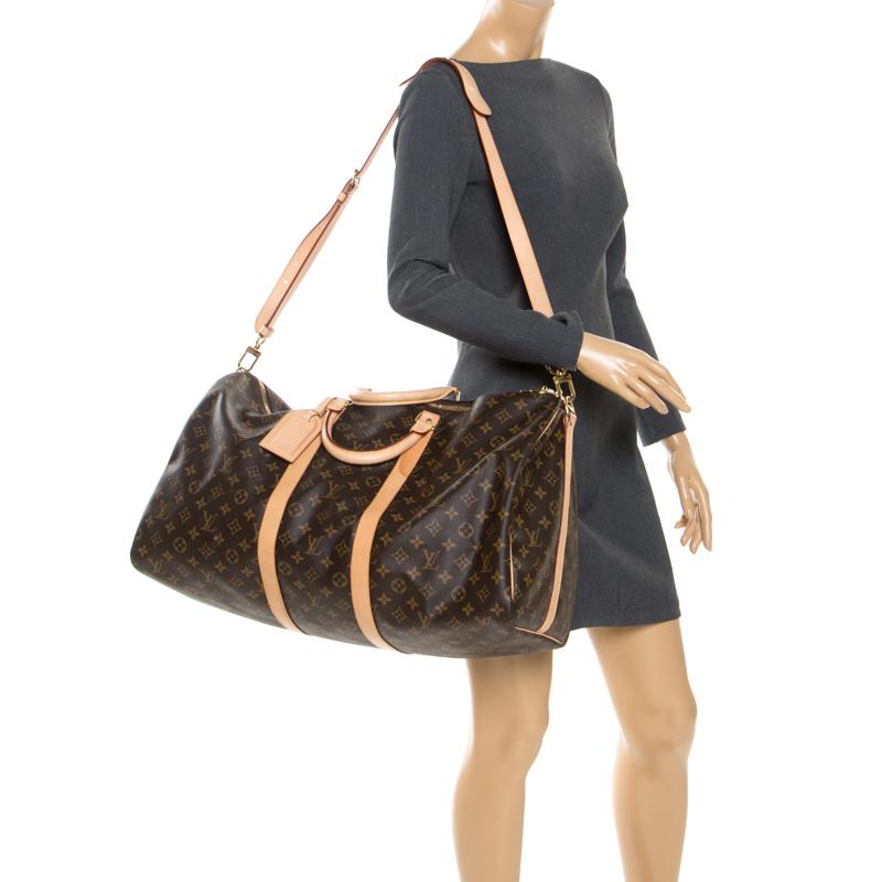 Fashion lovers naturally like to travel in style and at such times only the best travel handbag will do. That's why it is wise to opt for this Keepall 55 as it is well-crafted from monogram-coated canvas to endure and well-designed to grace you with