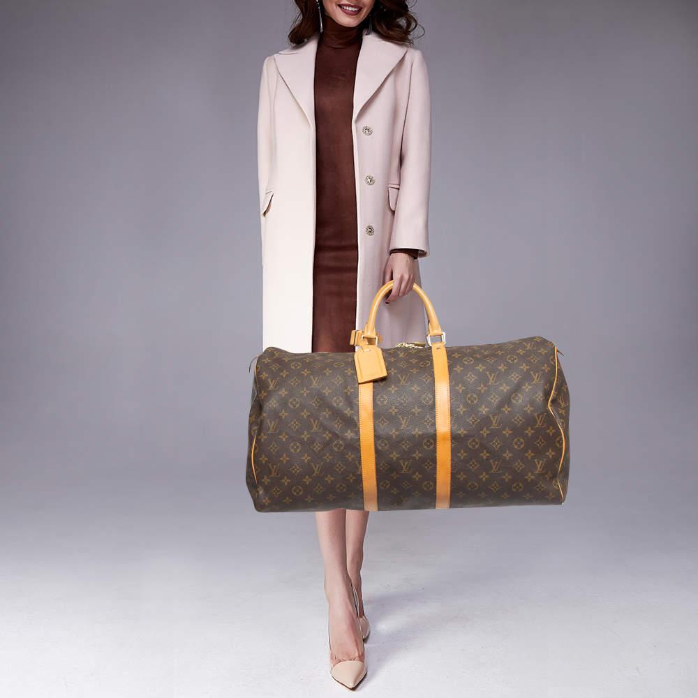 Louis Vuitton Monogram Canvas Keepall 55 Bag In Good Condition In Dubai, Al Qouz 2