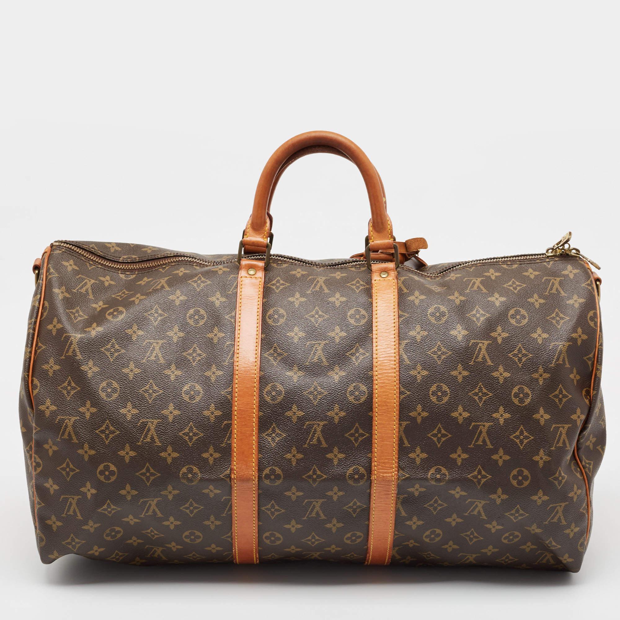 Louis Vuitton Monogram Canvas Keepall Bandouliere 55 Bag In Good Condition In Dubai, Al Qouz 2