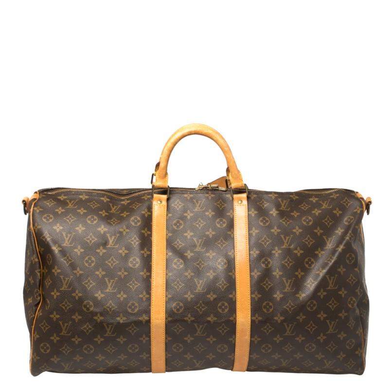 It is wise to opt for this Keepall as it is well-crafted from Monogram canvas and leather to endure and well-designed to grace you with style. It flaunts a design with fine stitching, gold-tone hardware, and a spacious fabric interior. The
