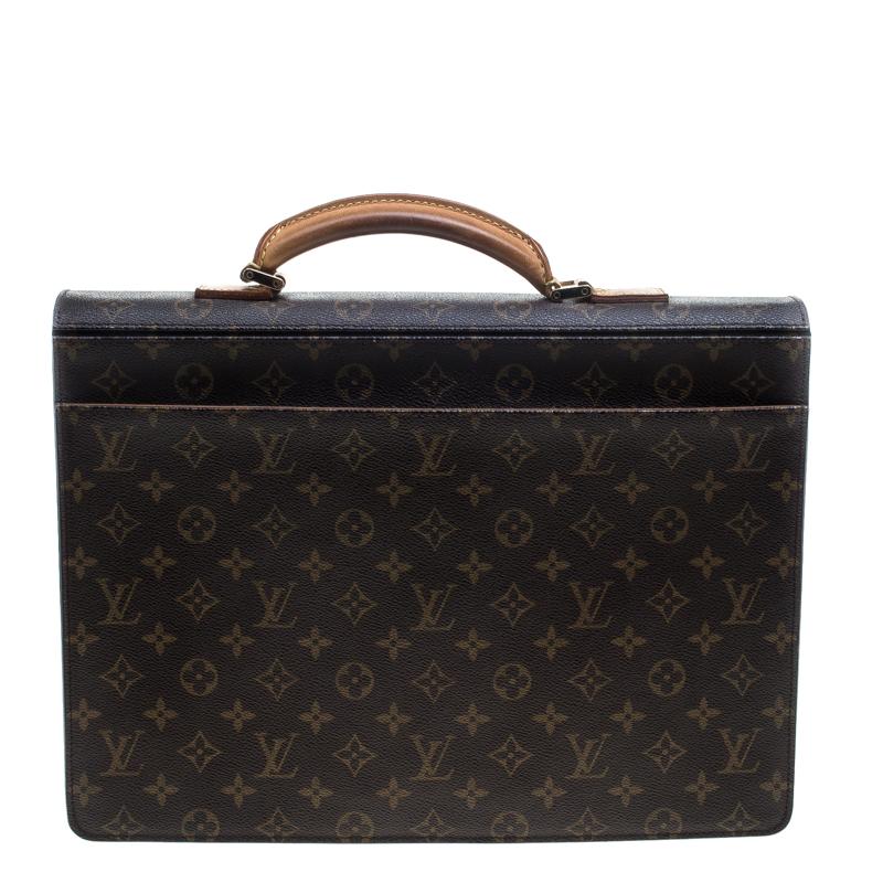 This Louis Vuitton briefcase brings such a fantastic shape that you're sure to look fashionable whenever you carry it. It has been crafted from monogram canvas and designed with a top handle and a flap with an S lock to secure the well-sized canvas