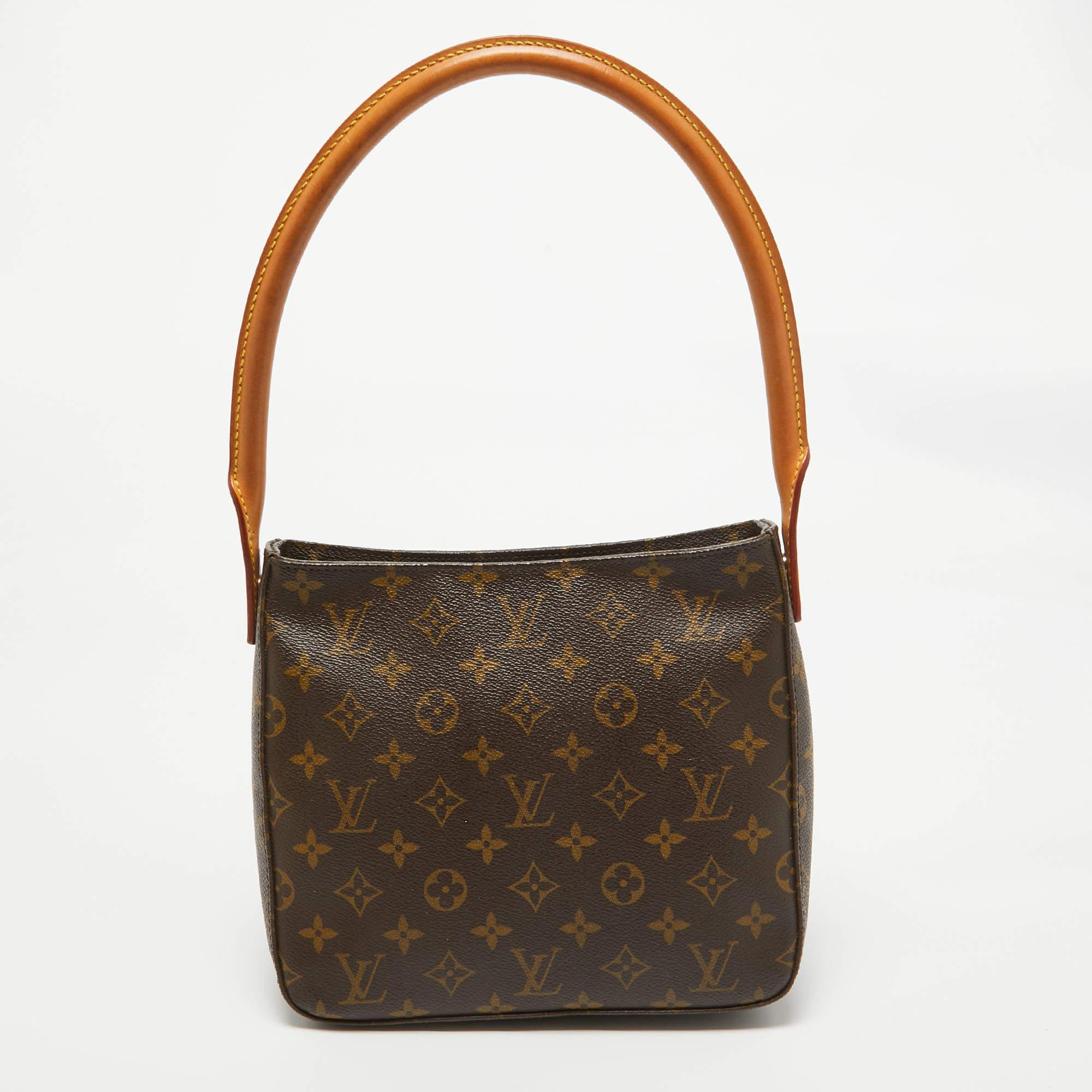 Louis Vuitton Monogram Canvas Looping MM Bag In Good Condition In Dubai, Al Qouz 2