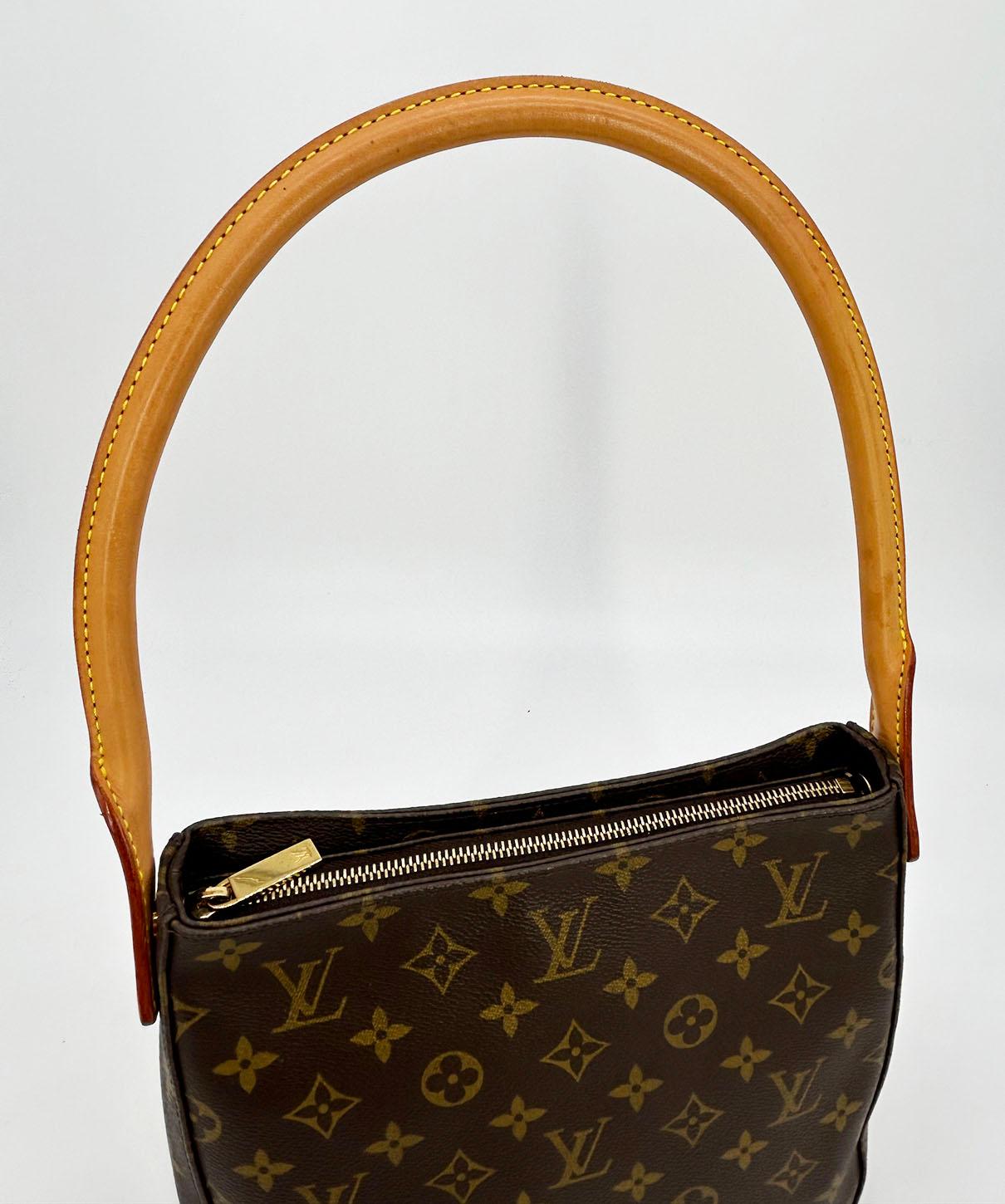 Louis Vuitton Monogram Canvas Looping MM  For Sale 4