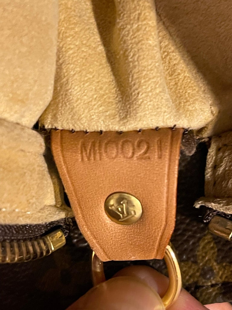 Black LOUIS VUITTON MONOGRAM CANVAS LOOPING MM Shopping Shoulder Bag, Vintage For Sale